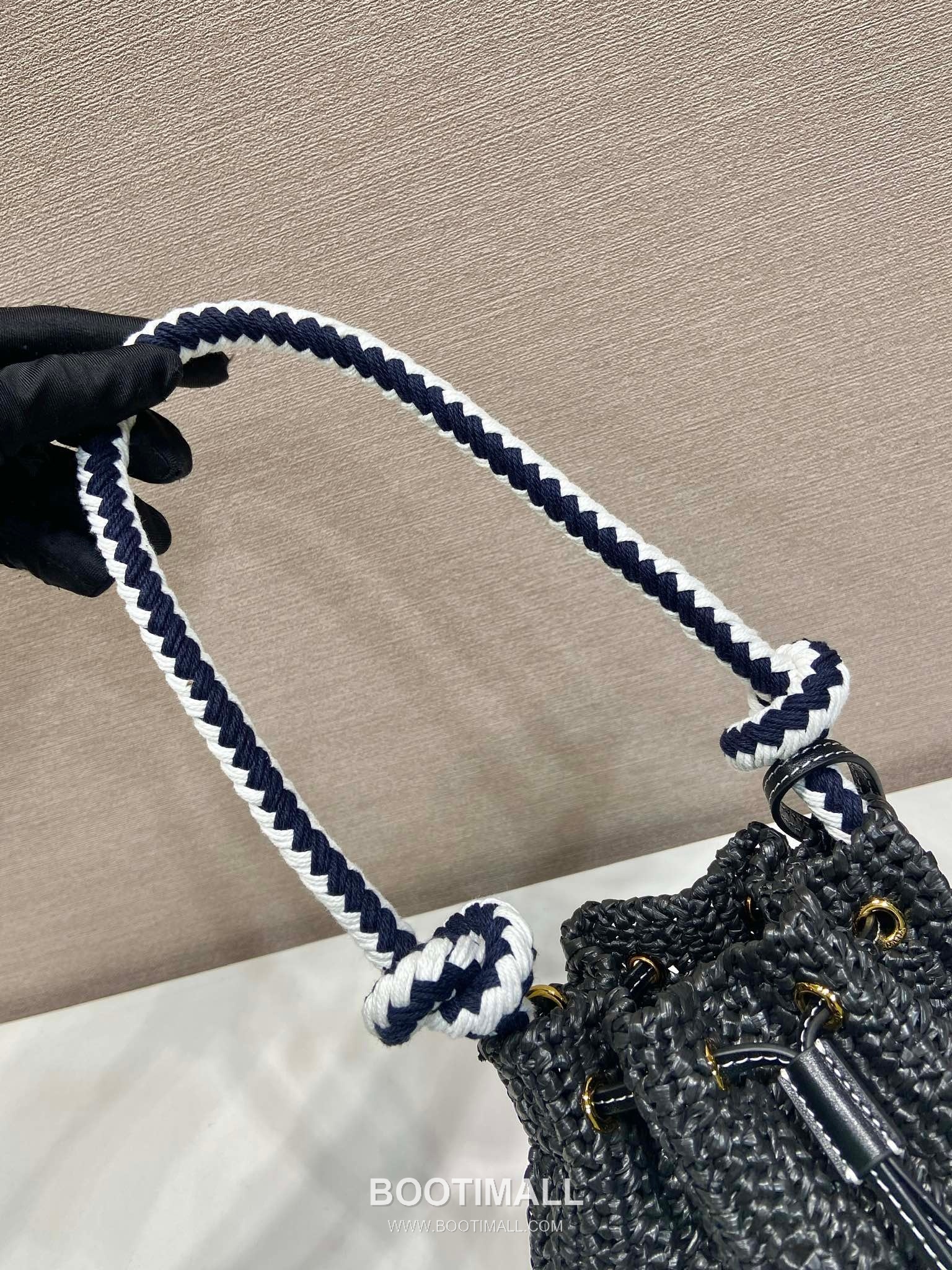 Prada Raffia Woven Bucket Bag with Leather Strap and Drawstring Closure 프라다 라피아 우븐 레더 스트랩 버킷백 1BE068 19.5cm 6