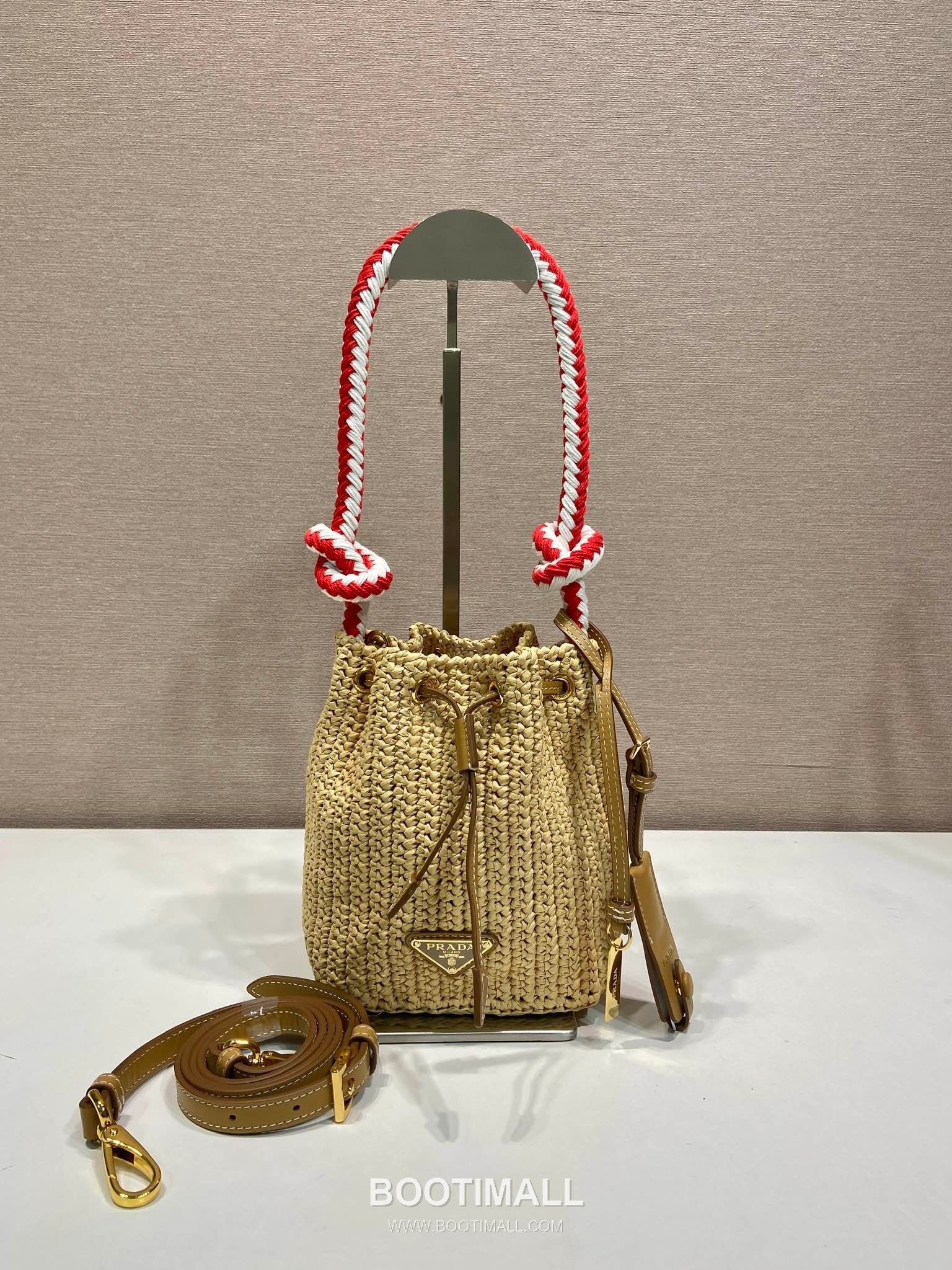 Prada Raffia Woven Bucket Bag with Leather Strap and Drawstring Closure 프라다 라피아 우븐 레더 스트랩 버킷백 1BE068 19.5cm 1