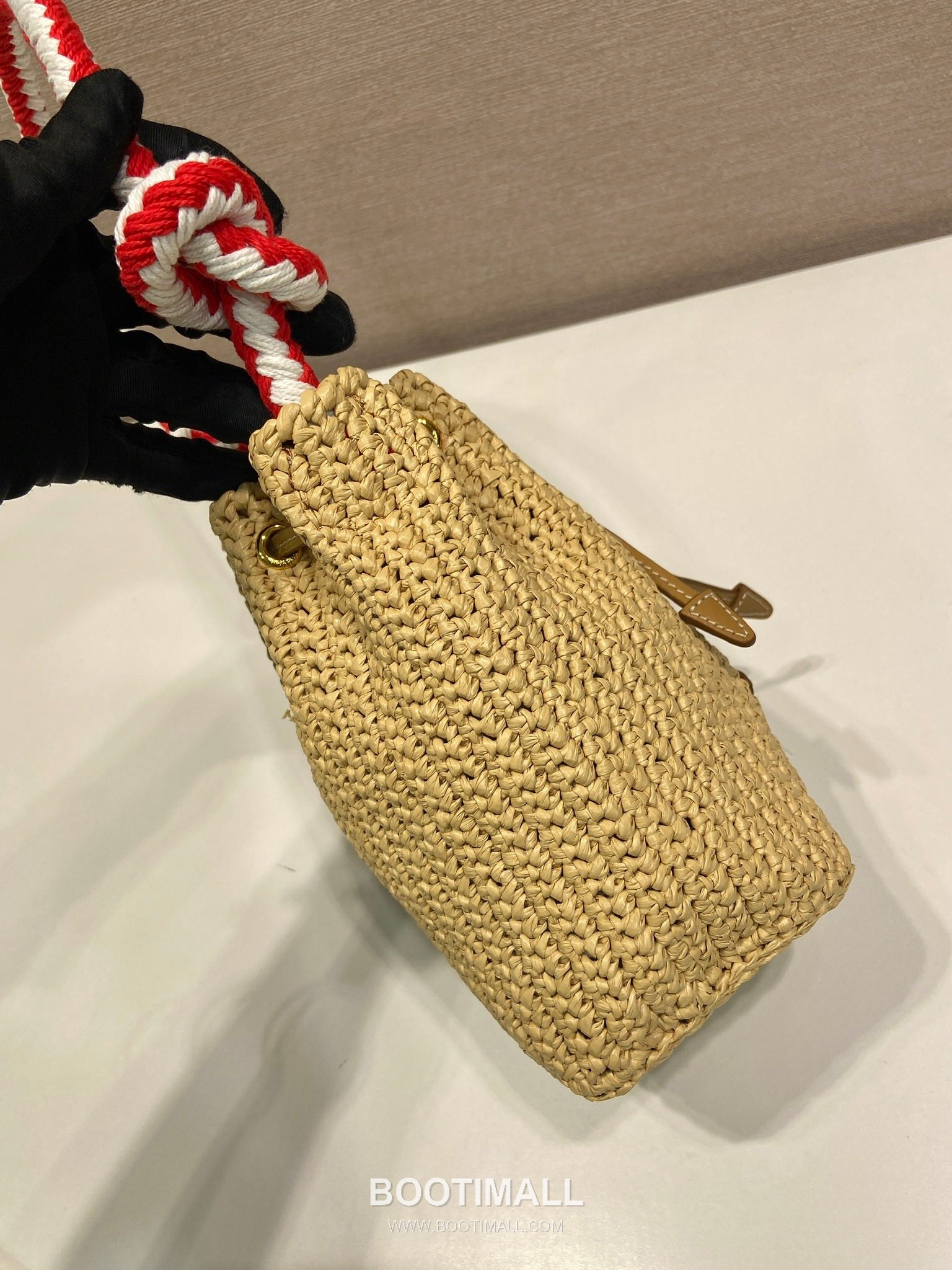Prada Raffia Woven Bucket Bag with Leather Strap and Drawstring Closure 프라다 라피아 우븐 레더 스트랩 버킷백 1BE068 19.5cm 6