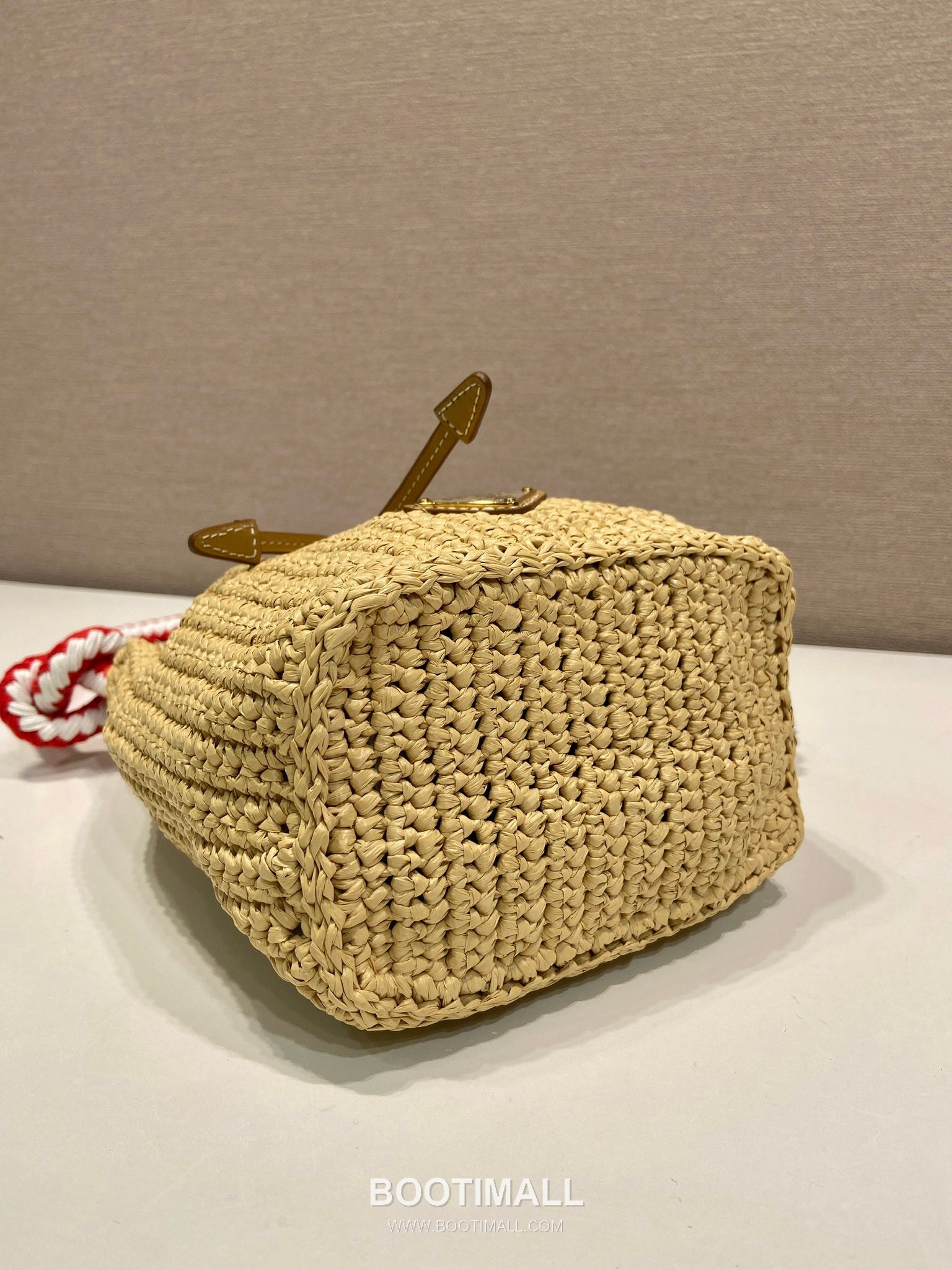 Prada Raffia Woven Bucket Bag with Leather Strap and Drawstring Closure 프라다 라피아 우븐 레더 스트랩 버킷백 1BE068 19.5cm 7