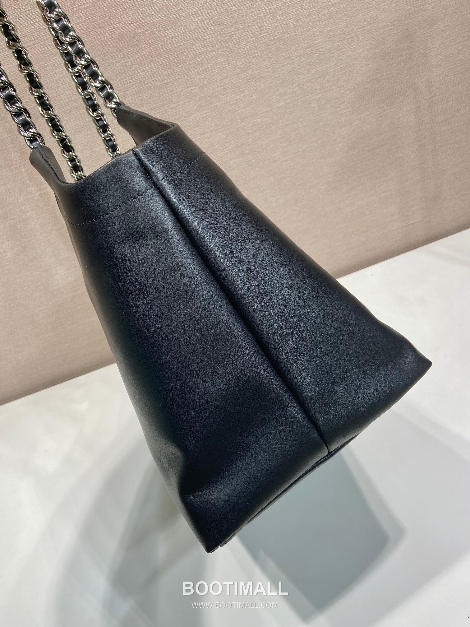 Prada Calfskin Tote Bag with Silver Hardware and Structured Design 프라다 카프스킨 실버 하드웨어 토트백 1BA638 39cm 6