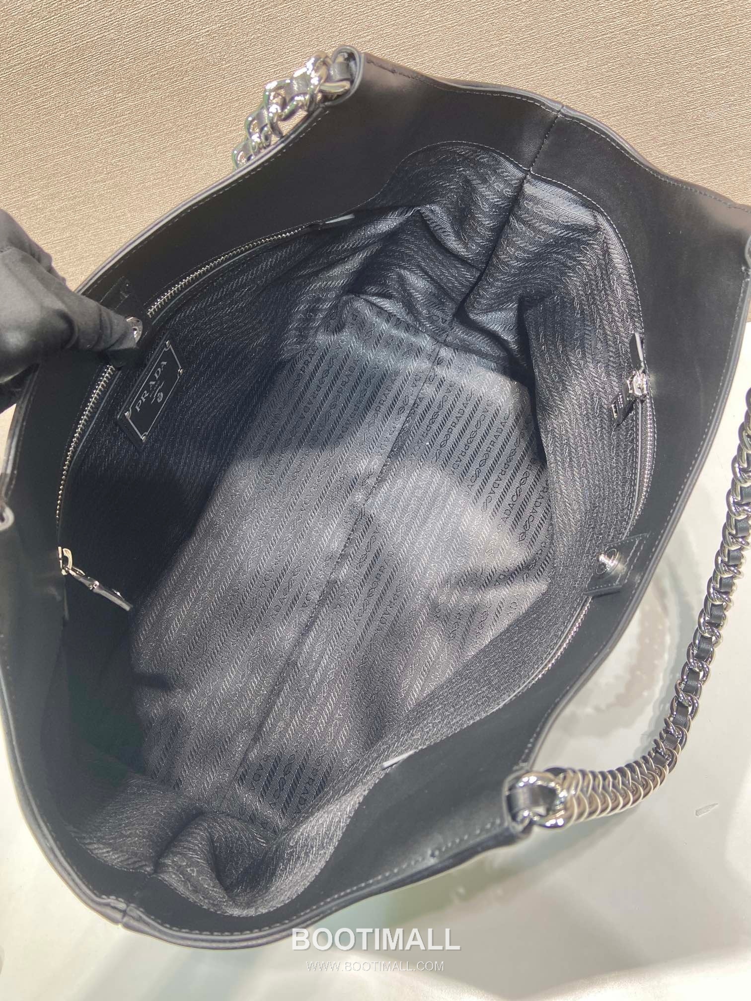 Prada Calfskin Tote Bag with Silver Hardware and Structured Design 프라다 카프스킨 실버 하드웨어 토트백 1BA638 39cm 8