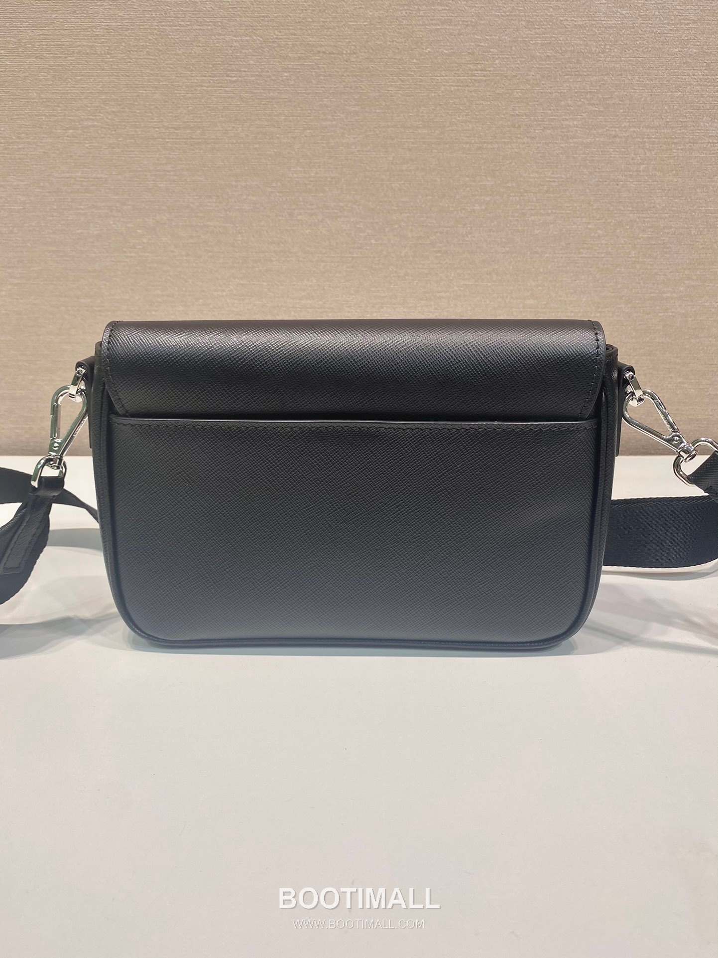 Prada Saffiano Leather Flap Shoulder Bag with Nylon Strap and Detachable Pouch 프라다 사피아노 레더 플랩 나일론 스트랩 숄더백 2VD059 22cm 3