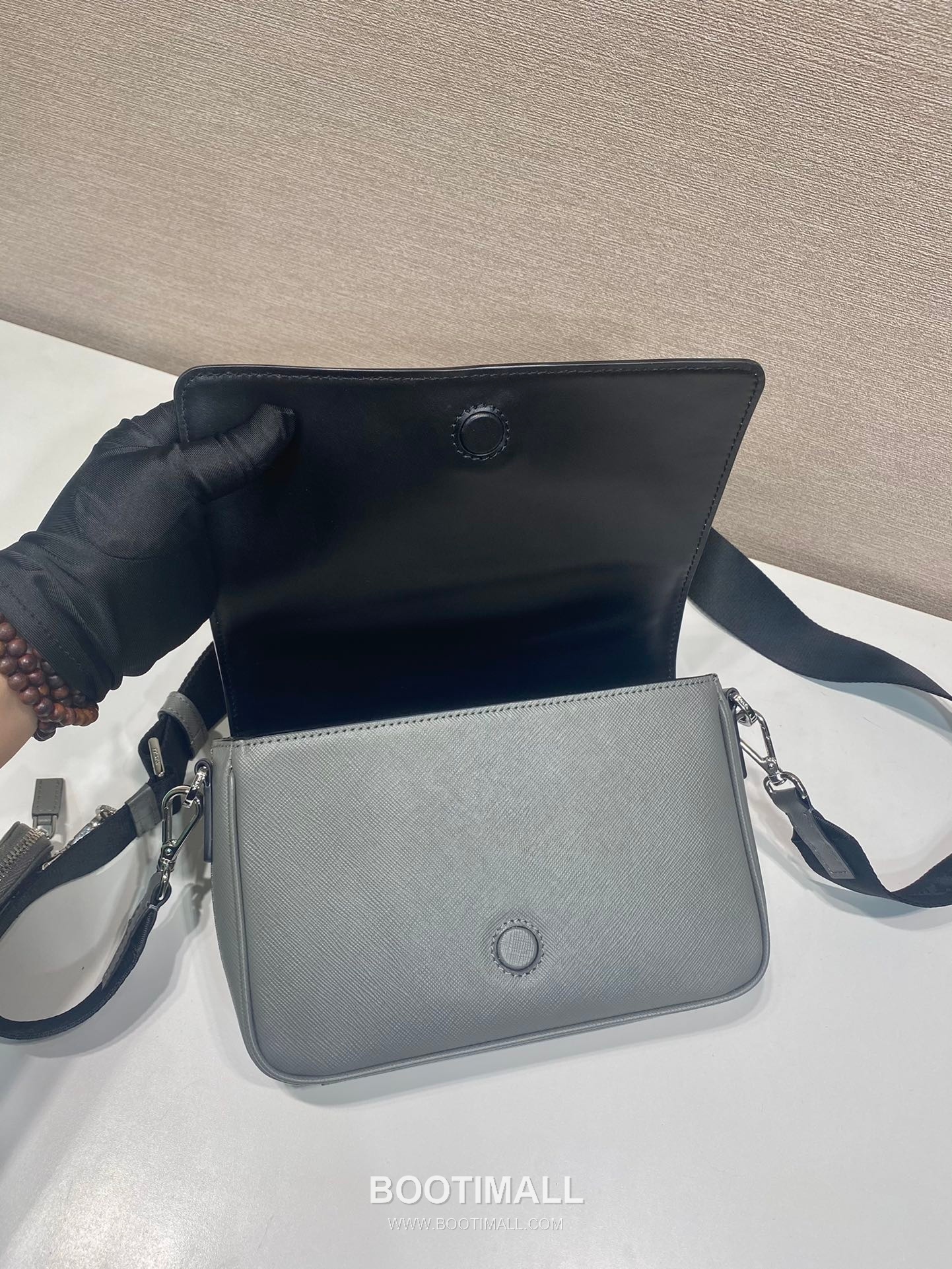 Prada Saffiano Leather Flap Shoulder Bag with Nylon Strap and Detachable Pouch 프라다 사피아노 레더 플랩 나일론 스트랩 숄더백 2VD059 22cm 4