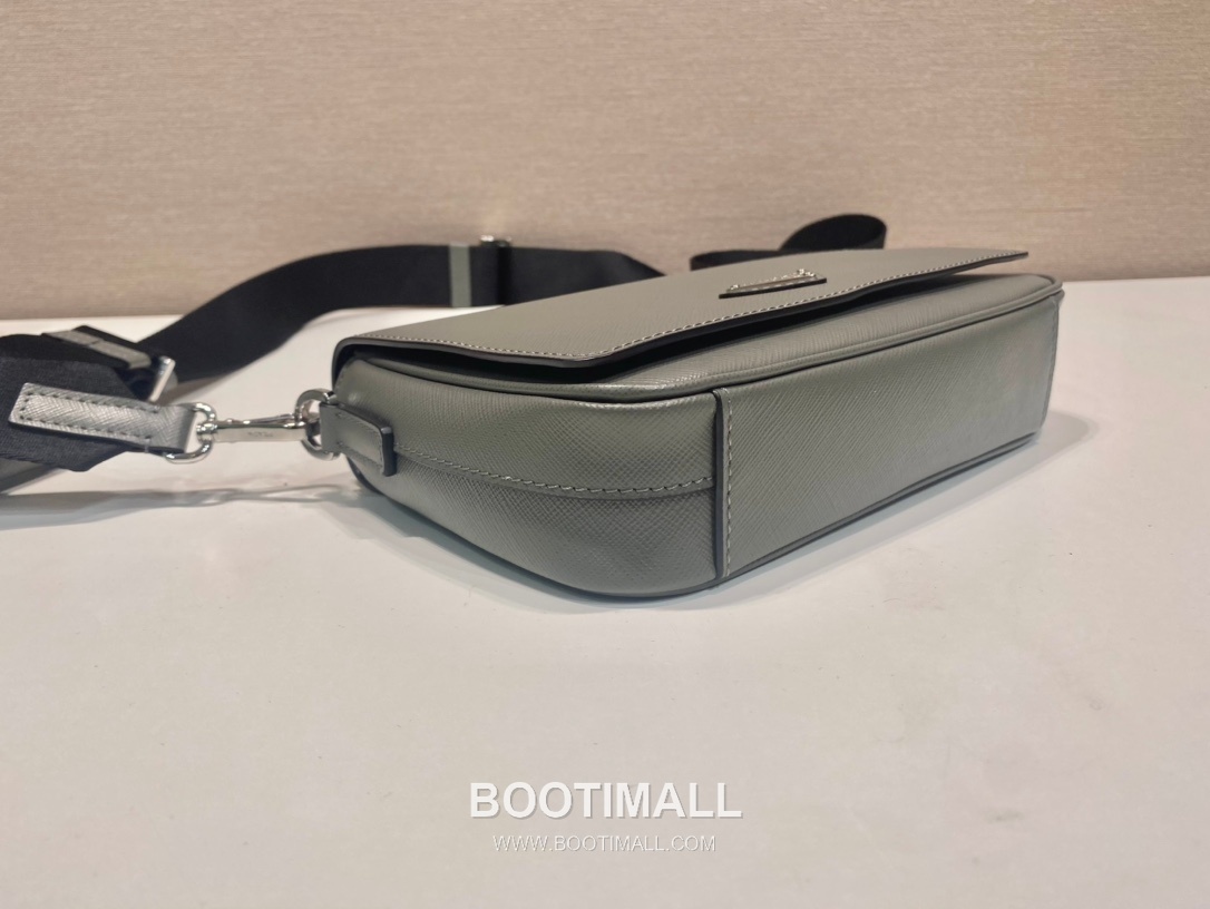 Prada Saffiano Leather Flap Shoulder Bag with Nylon Strap and Detachable Pouch 프라다 사피아노 레더 플랩 나일론 스트랩 숄더백 2VD059 22cm 6