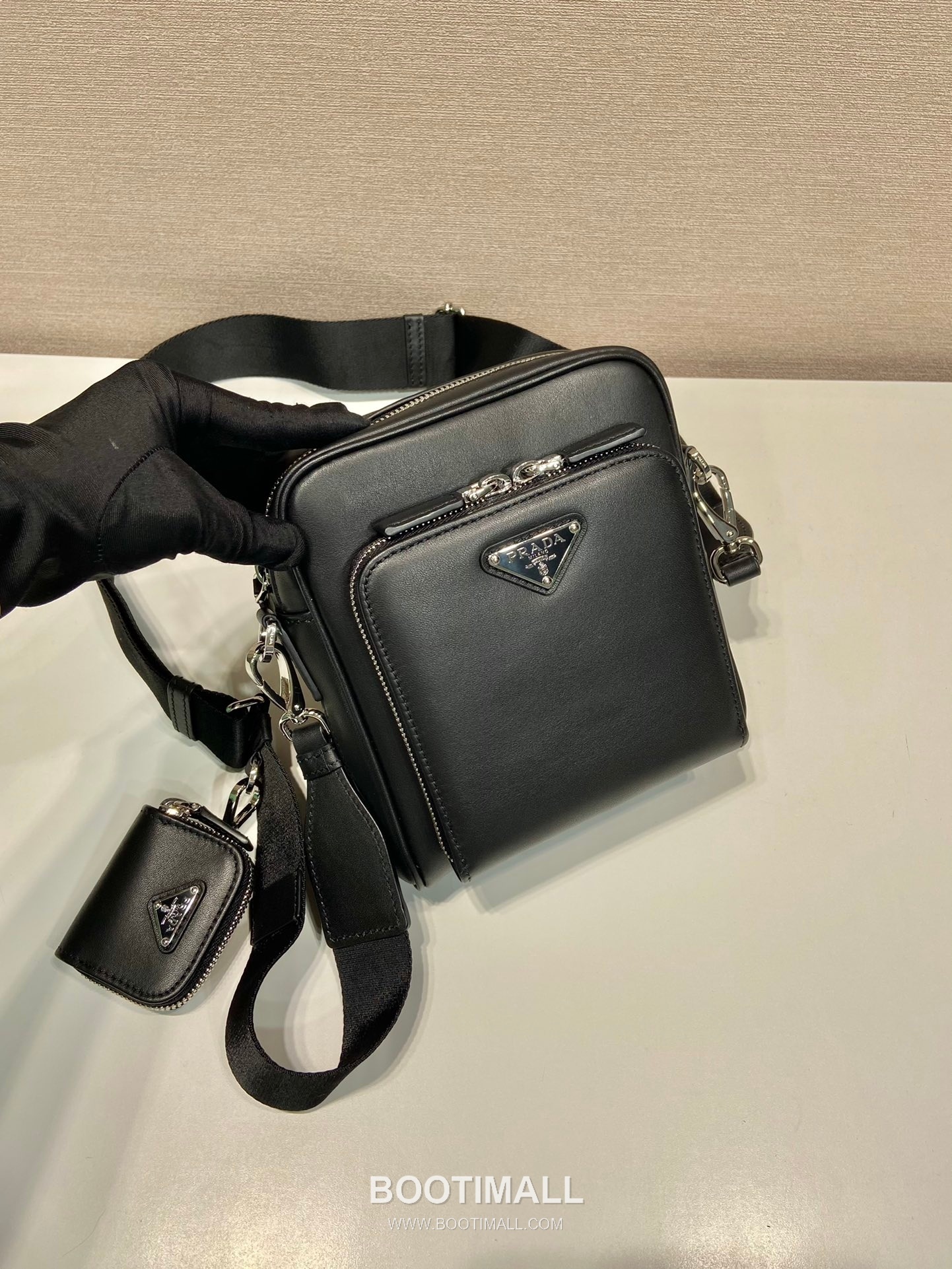 Prada Leather Crossbody Bag with Front Pocket and Triangle Logo 프라다 레더 프론트 포켓 삼각로고 크로스백 2VH168 16cm 2