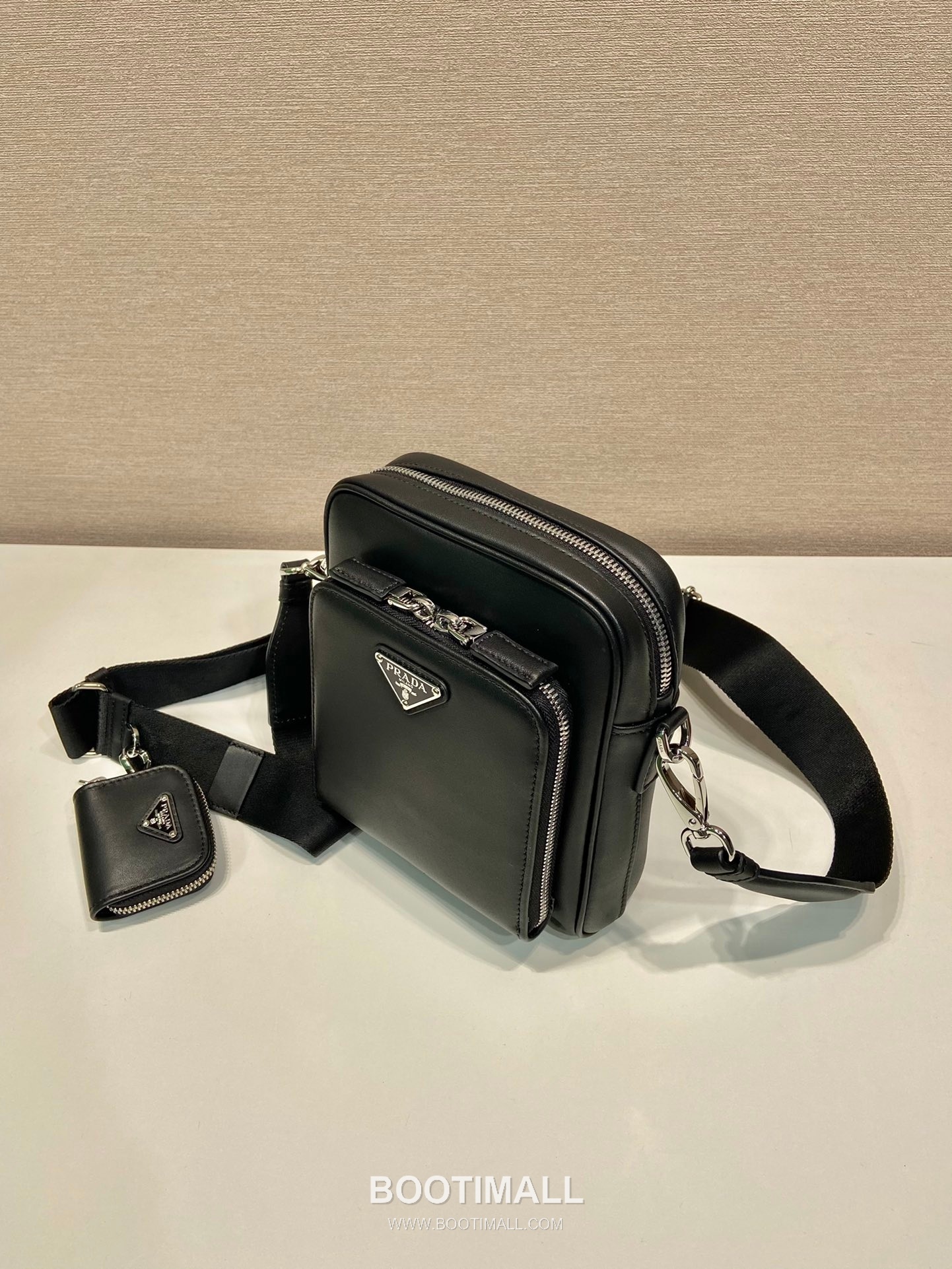 Prada Leather Crossbody Bag with Front Pocket and Triangle Logo 프라다 레더 프론트 포켓 삼각로고 크로스백 2VH168 16cm 3