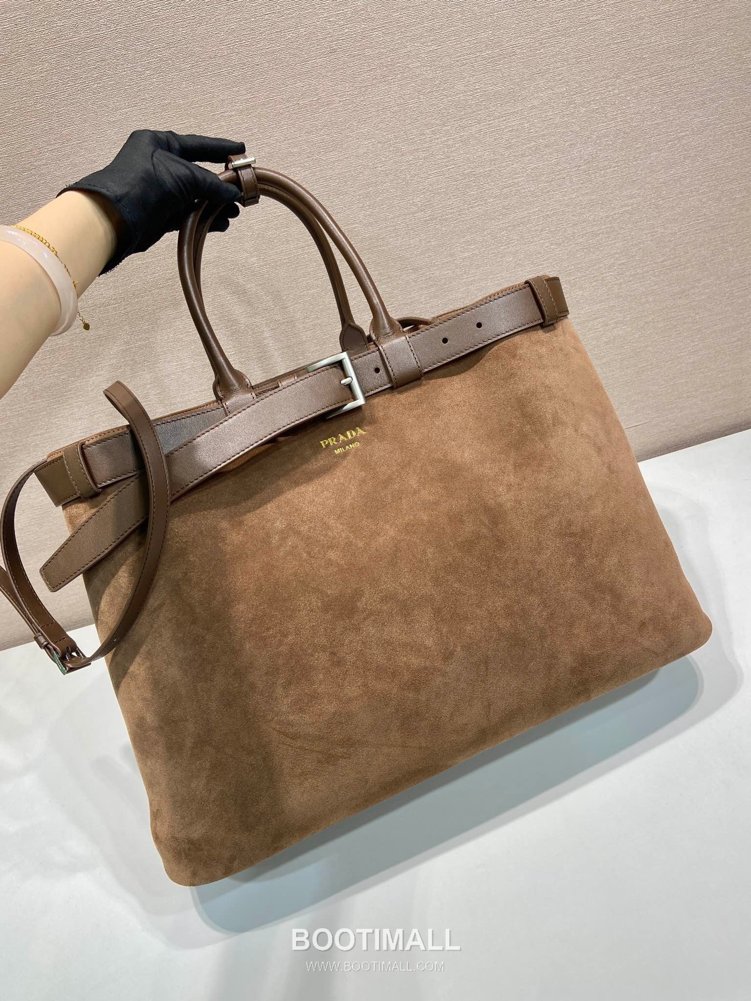 Prada Suede Calfskin Tote Bag with Adjustable Strap and Triple Compartments 프라다 스웨이드 카프스킨 트리플 컴파트먼트 토트백 1BG126 48cm 4