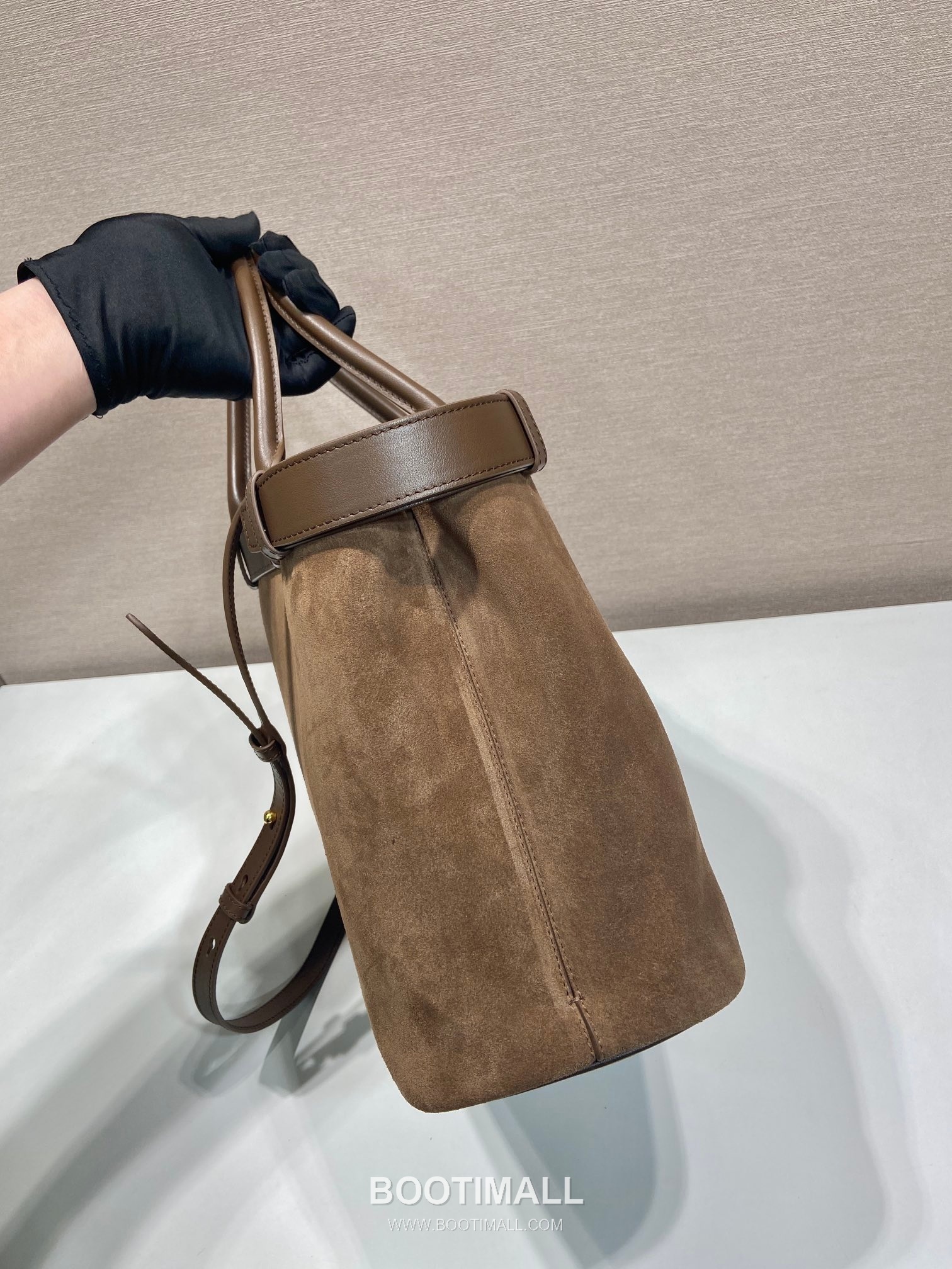 Prada Suede Calfskin Tote Bag with Drawstring Strap and Adjustable Shoulder Strap 프라다 스웨이드 카프스킨 드로우스트링 스트랩 토트백 1BA416 37.5cm 5