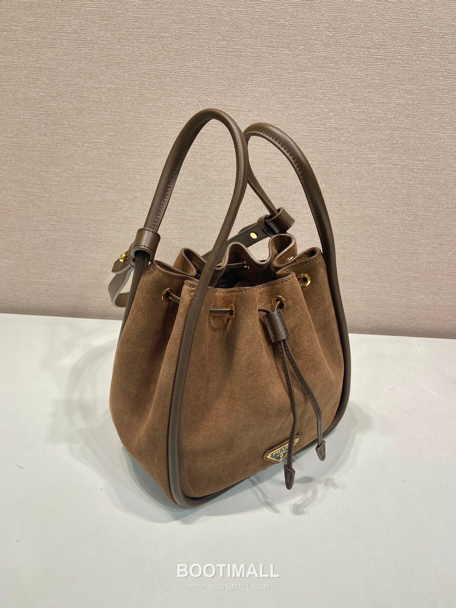Prada Suede Calfskin Bucket Bag with Drawstring Closure and Detachable Strap 프라다 스웨이드 카프스킨 드로우스트링 스트랩 버킷백 1BE087 22cm 3