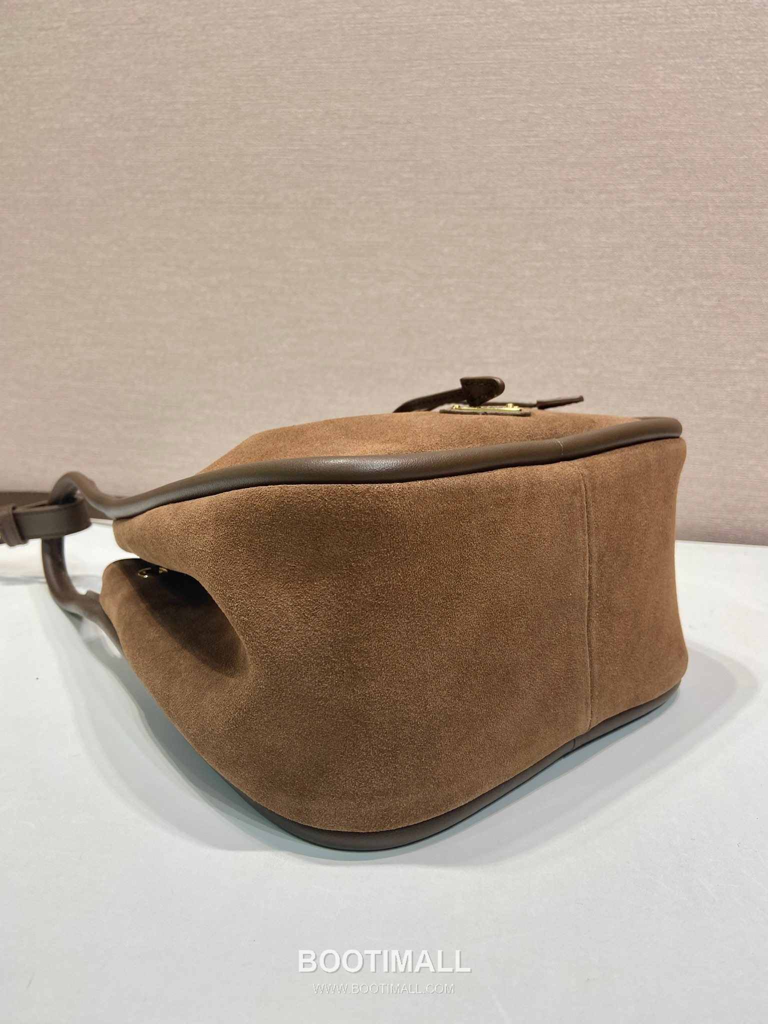 Prada Suede Calfskin Bucket Bag with Drawstring Closure and Detachable Strap 프라다 스웨이드 카프스킨 드로우스트링 스트랩 버킷백 1BE087 22cm 7