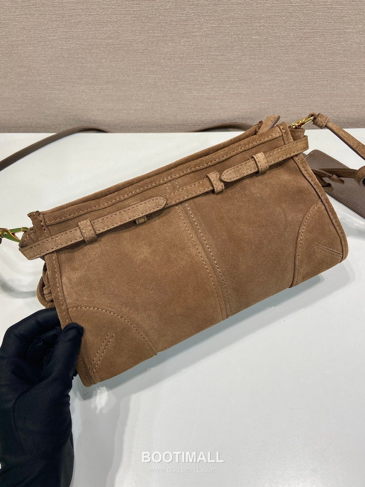 Prada Suede Calfskin Crossbody Bag with Adjustable Strap and Classic Design 프라다 스웨이드 카프스킨 클래식 스트랩 크로스백 1BA215 26cm 4