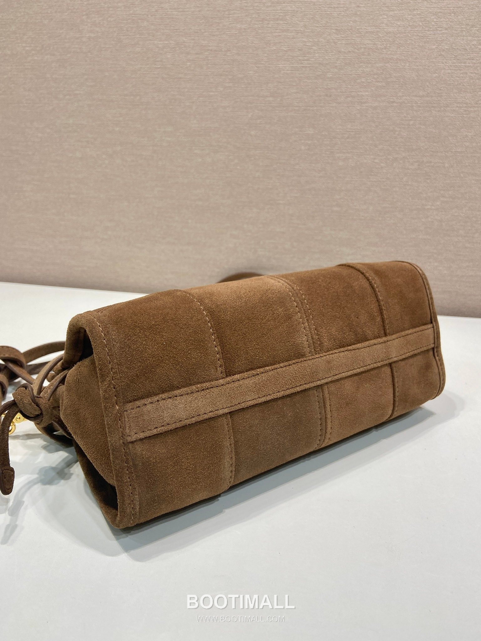 Prada Suede Calfskin Crossbody Bag with Adjustable Strap and Classic Design 프라다 스웨이드 카프스킨 클래식 스트랩 크로스백 1BA215 26cm 6