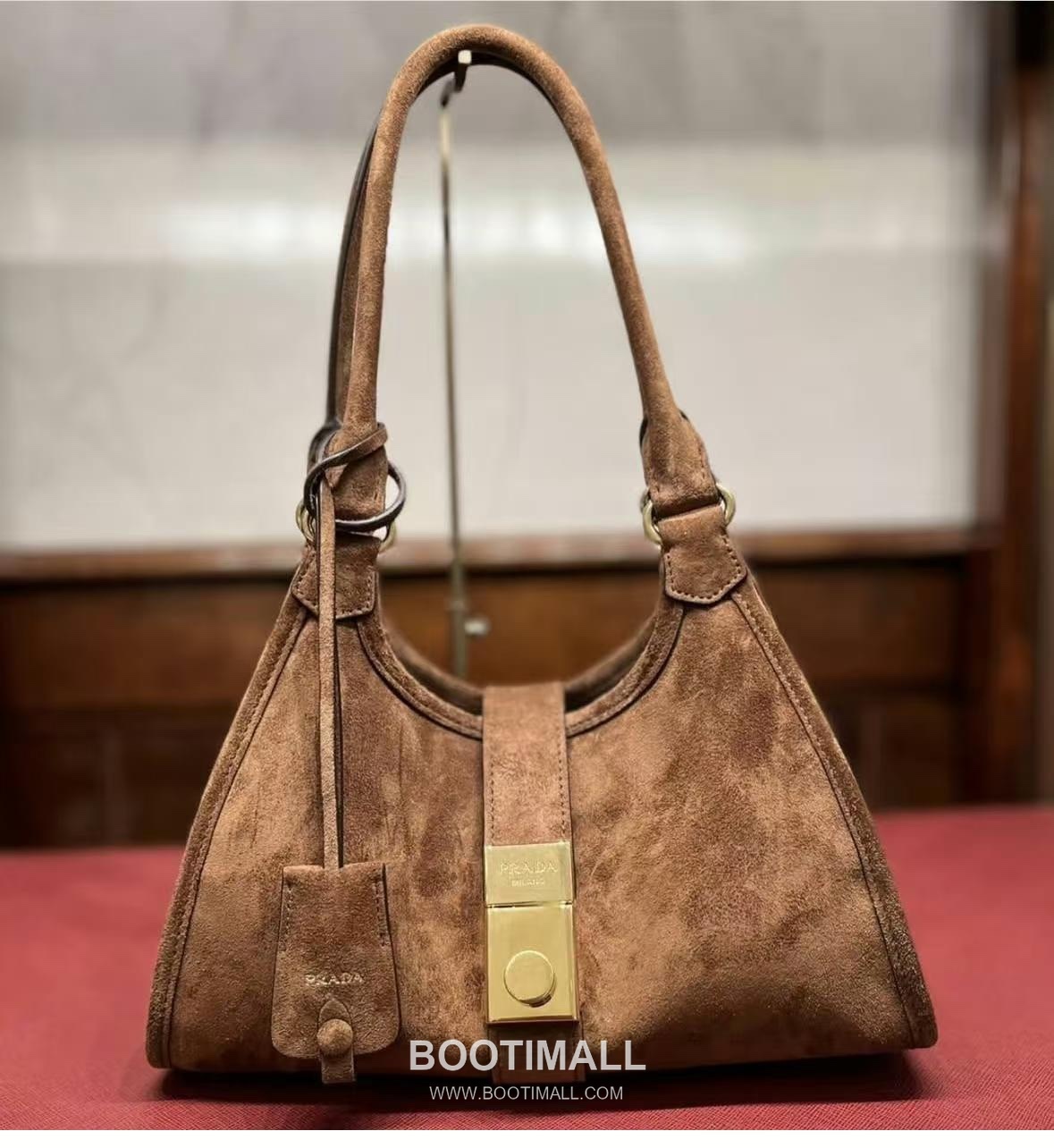 Prada Suede Calfskin Crossbody Bag with Adjustable Strap and Classic Design 프라다 스웨이드 카프스킨 클래식 스트랩 크로스백 1BA215 26cm 11