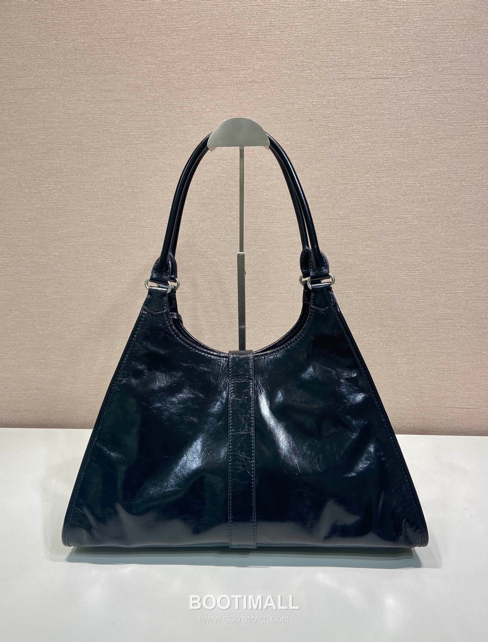 Prada Waxed Leather Top Handle Tote Bag with Buckle Lock and Strap 프라다 왁스 레더 버클락 스트랩 토트백 1BG570 39cm 4