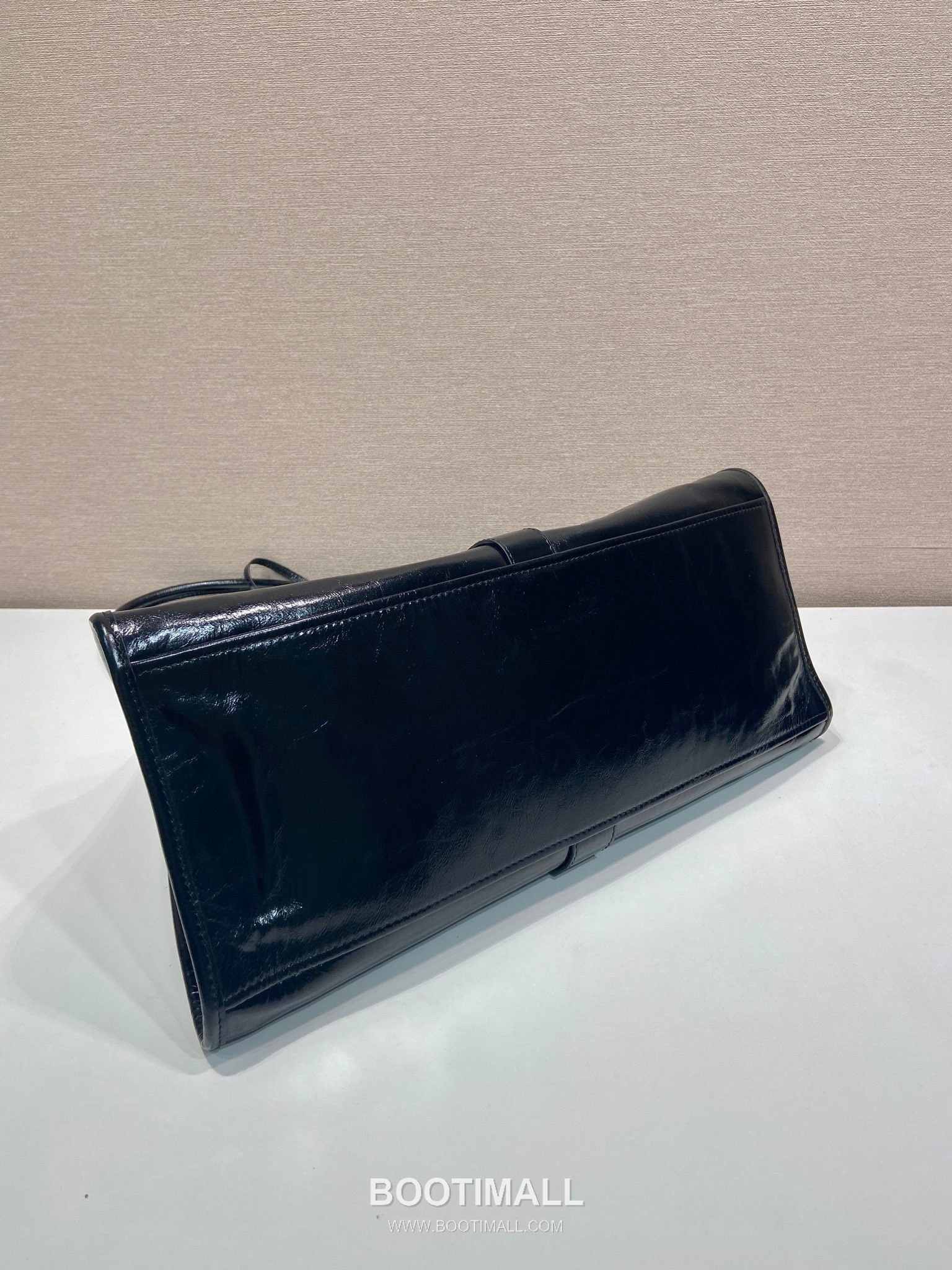 Prada Waxed Leather Top Handle Tote Bag with Buckle Lock and Strap 프라다 왁스 레더 버클락 스트랩 토트백 1BG570 39cm 6