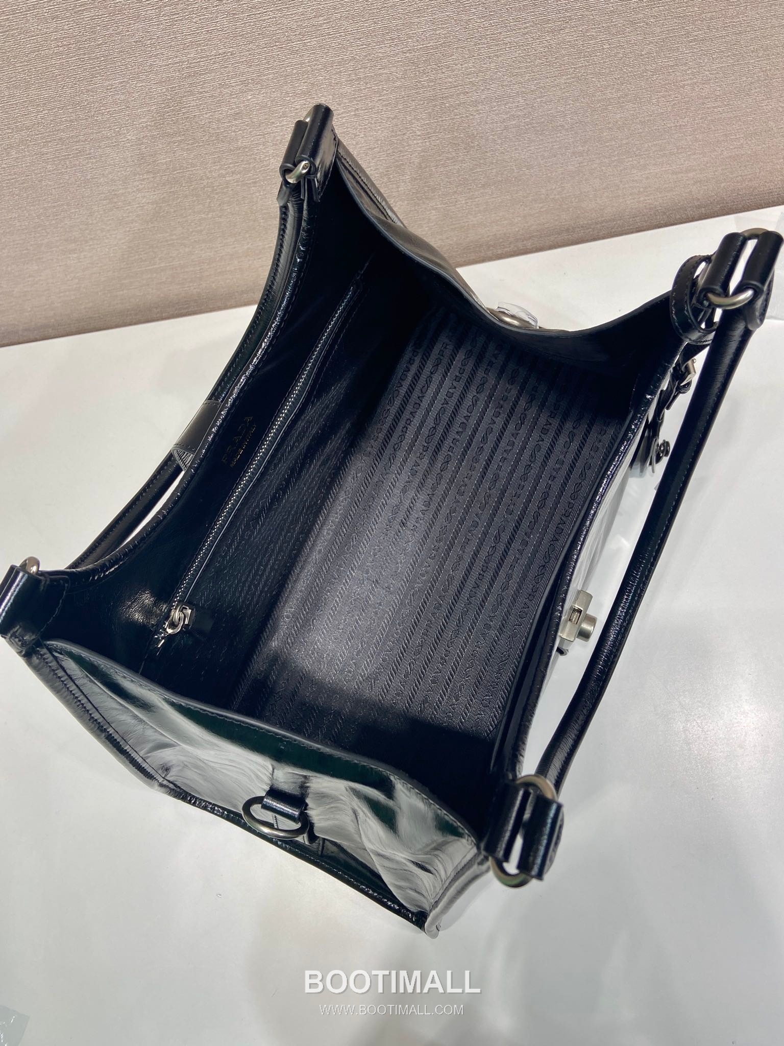 Prada Waxed Leather Top Handle Tote Bag with Buckle Lock and Strap 프라다 왁스 레더 버클락 스트랩 토트백 1BG570 39cm 8