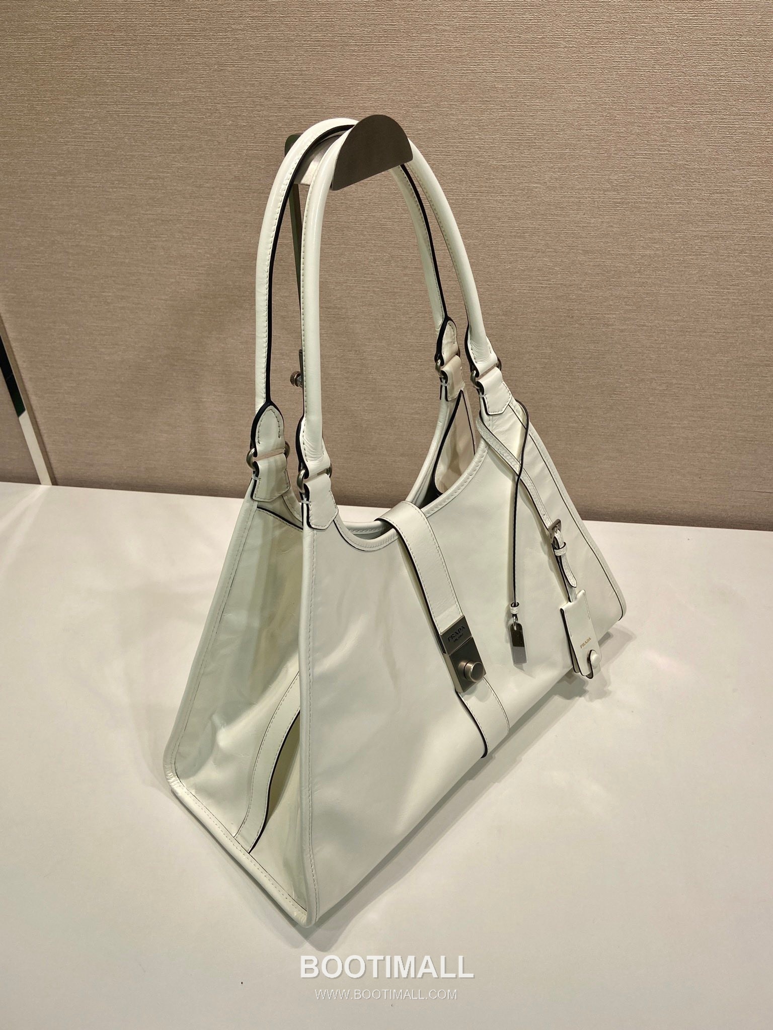 Prada Waxed Leather Top Handle Tote Bag with Buckle Lock and Strap 프라다 왁스 레더 버클락 스트랩 토트백 1BG570 39cm 2