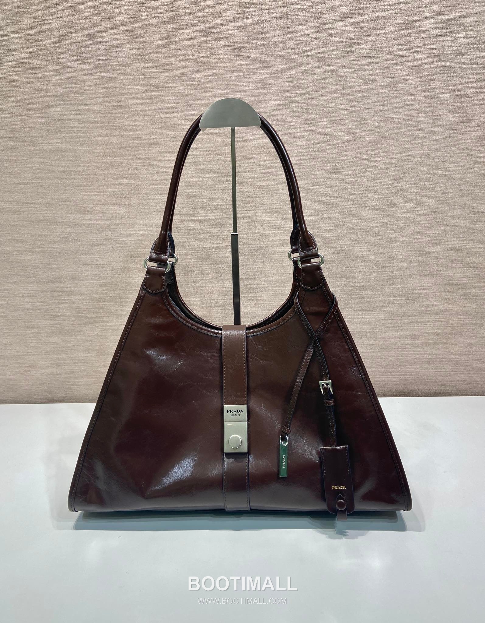 Prada Waxed Leather Top Handle Tote Bag with Buckle Lock and Strap 프라다 왁스 레더 버클락 스트랩 토트백 1BG570 39cm 1