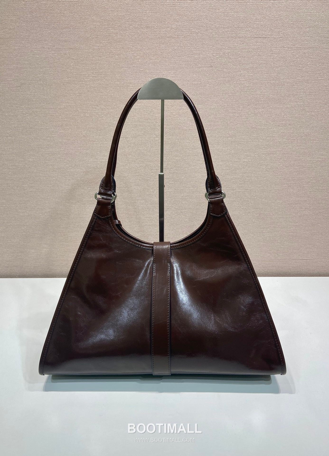 Prada Waxed Leather Top Handle Tote Bag with Buckle Lock and Strap 프라다 왁스 레더 버클락 스트랩 토트백 1BG570 39cm 4