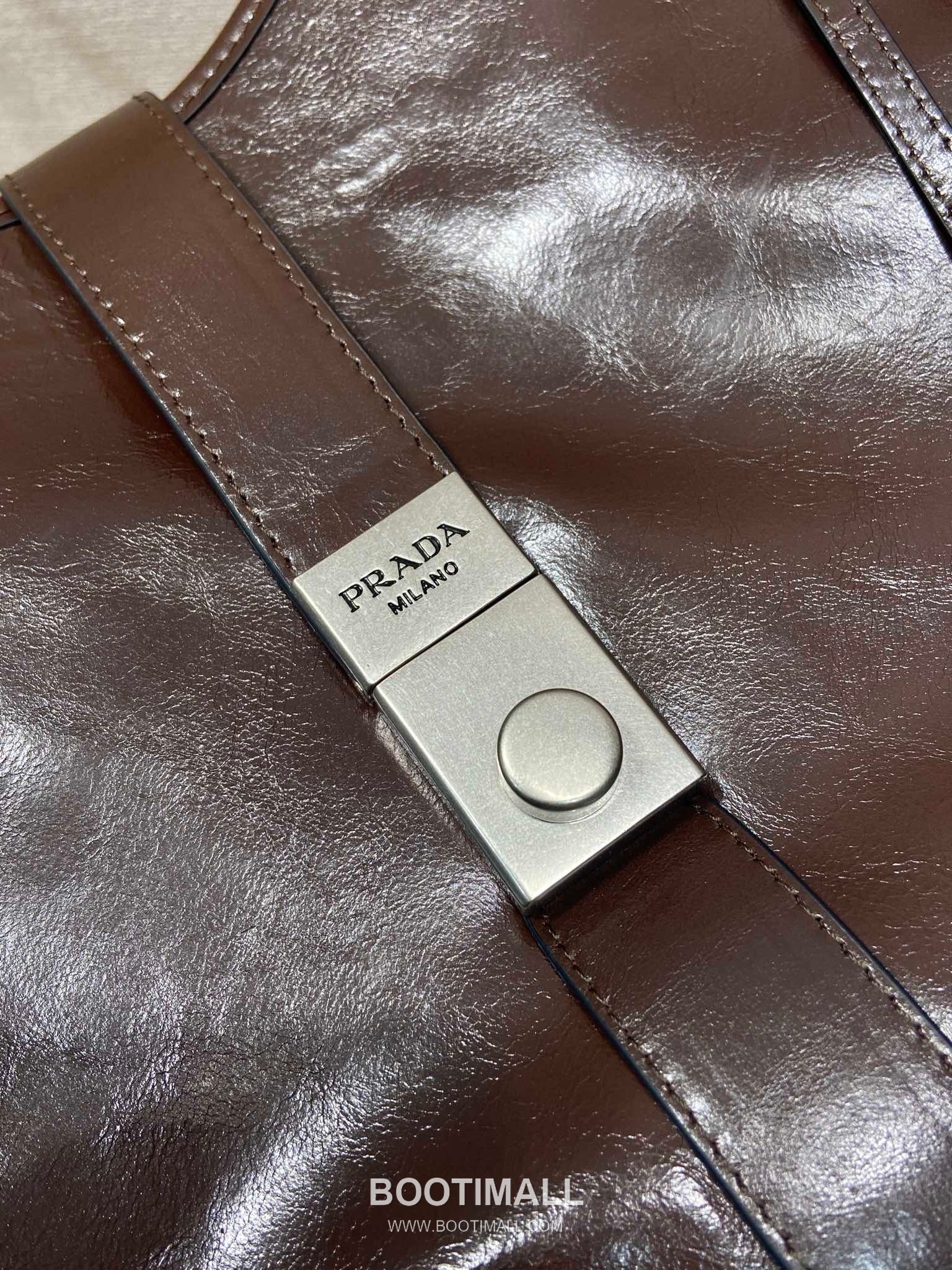 Prada Waxed Leather Top Handle Tote Bag with Buckle Lock and Strap 프라다 왁스 레더 버클락 스트랩 토트백 1BG570 39cm 7