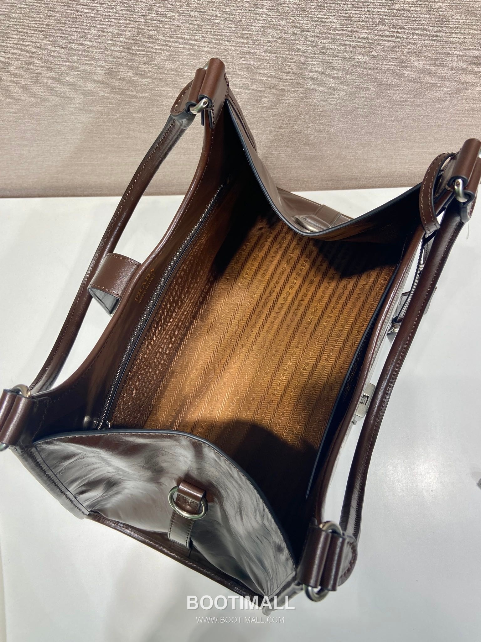 Prada Waxed Leather Top Handle Tote Bag with Buckle Lock and Strap 프라다 왁스 레더 버클락 스트랩 토트백 1BG570 39cm 8