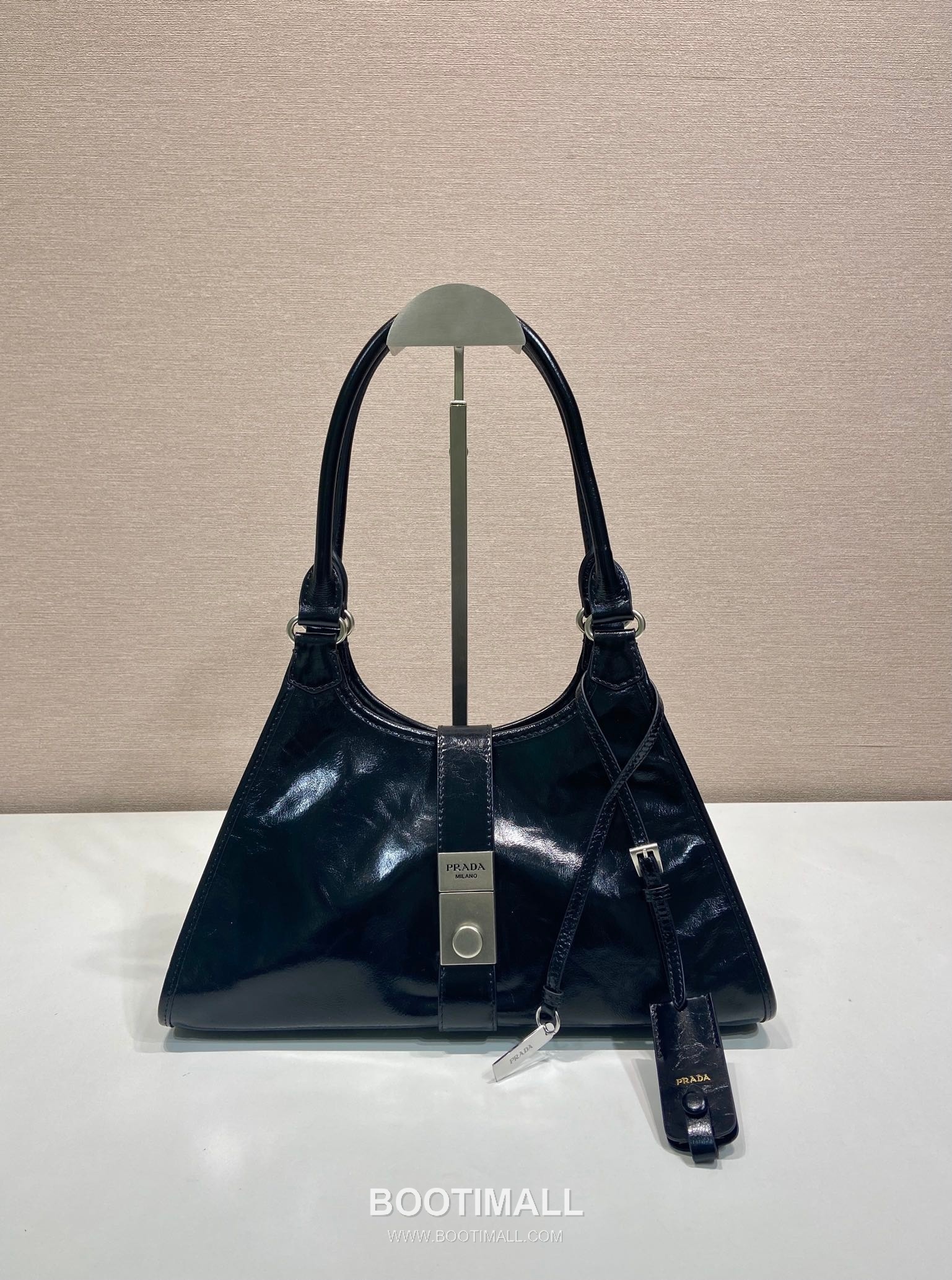Prada Waxed Leather Top Handle Bag with Buckle Lock and Strap 프라다 왁스 레더 버클락 스트랩 토트백 1BG563 30.5cm 1