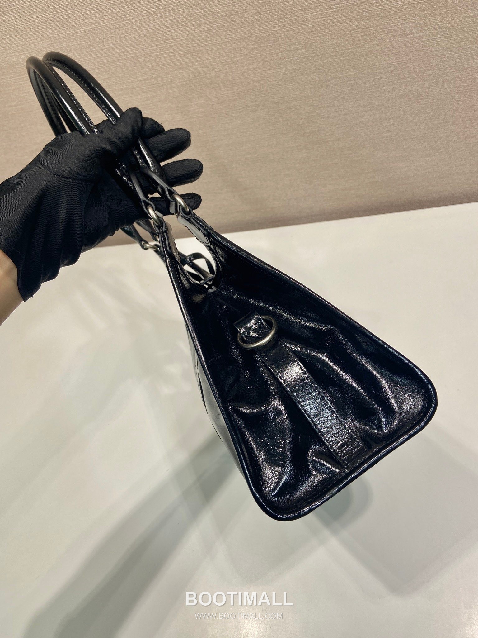 Prada Waxed Leather Top Handle Bag with Buckle Lock and Strap 프라다 왁스 레더 버클락 스트랩 토트백 1BG563 30.5cm 5