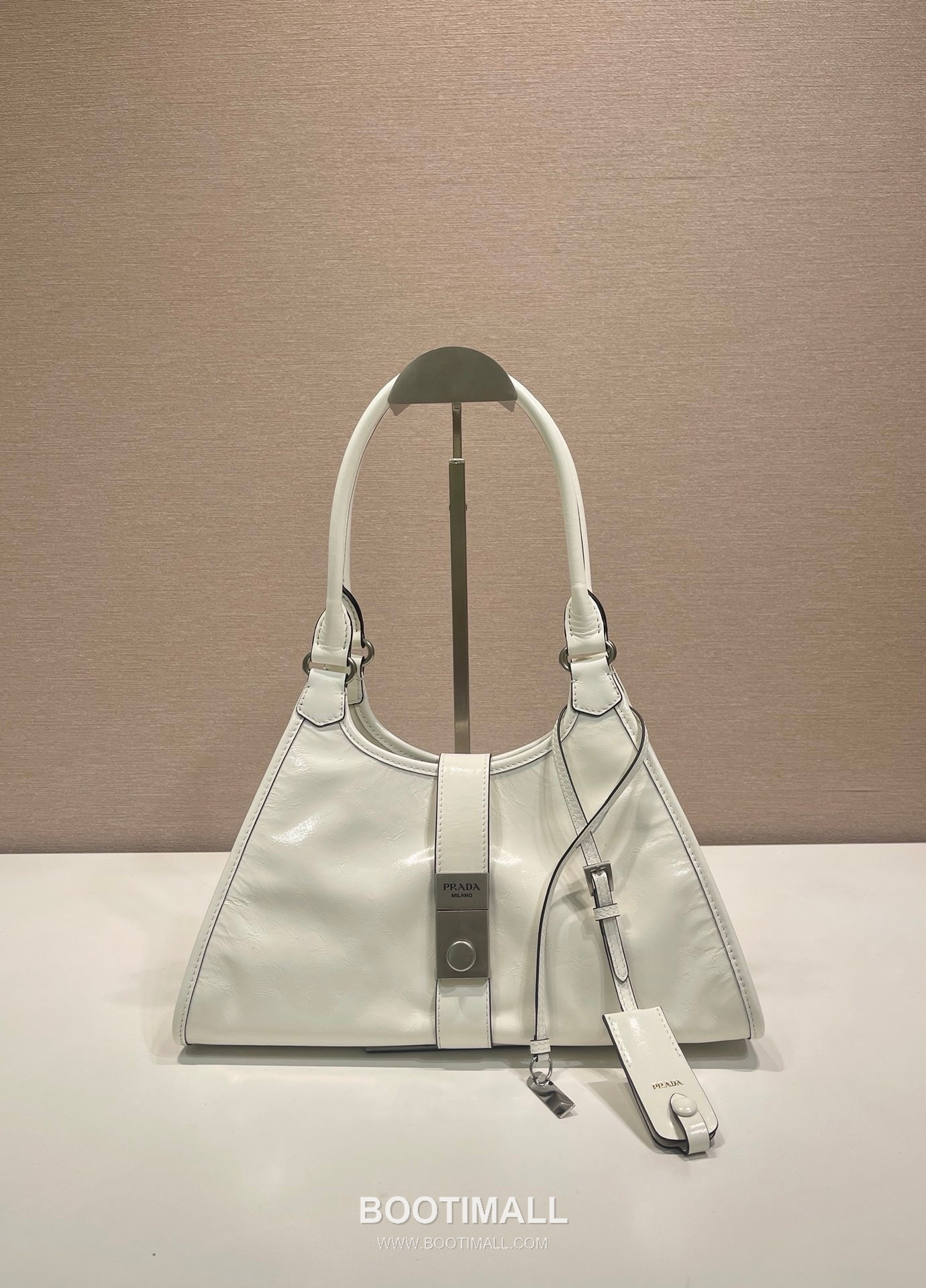 Prada Waxed Leather Top Handle Bag with Buckle Lock and Strap 프라다 왁스 레더 버클락 스트랩 토트백 1BG563 30.5cm 1