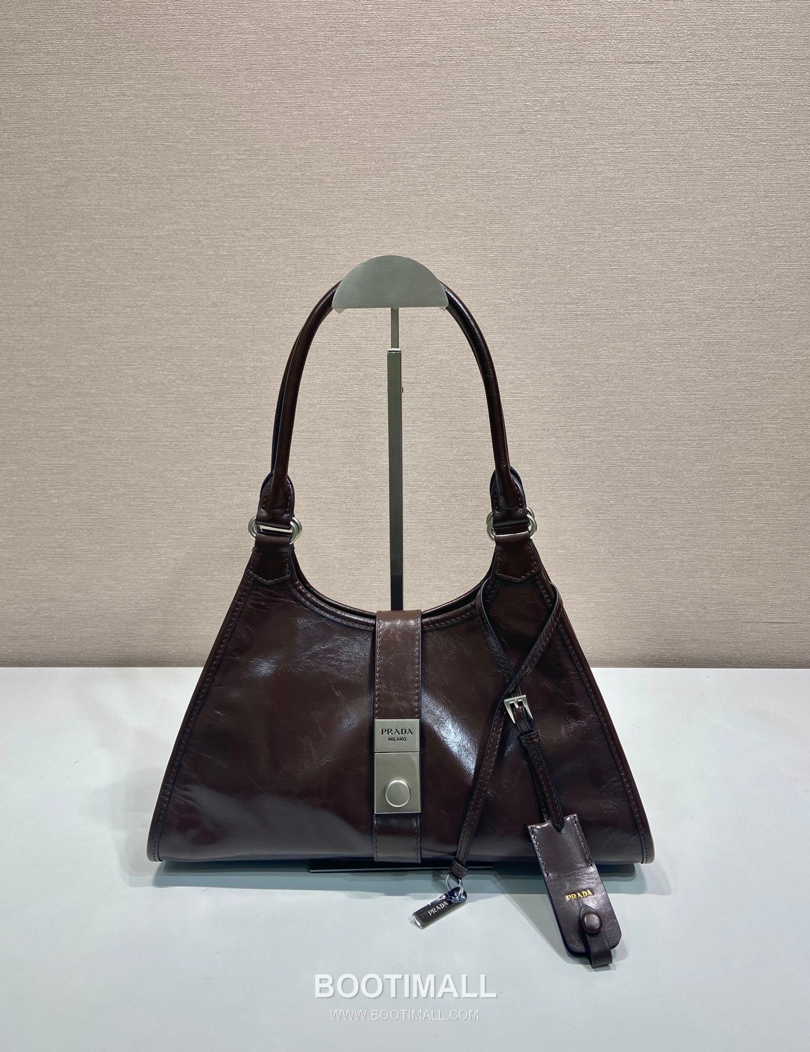 Prada Waxed Leather Top Handle Bag with Buckle Lock and Strap 프라다 왁스 레더 버클락 스트랩 토트백 1BG563 30.5cm 1