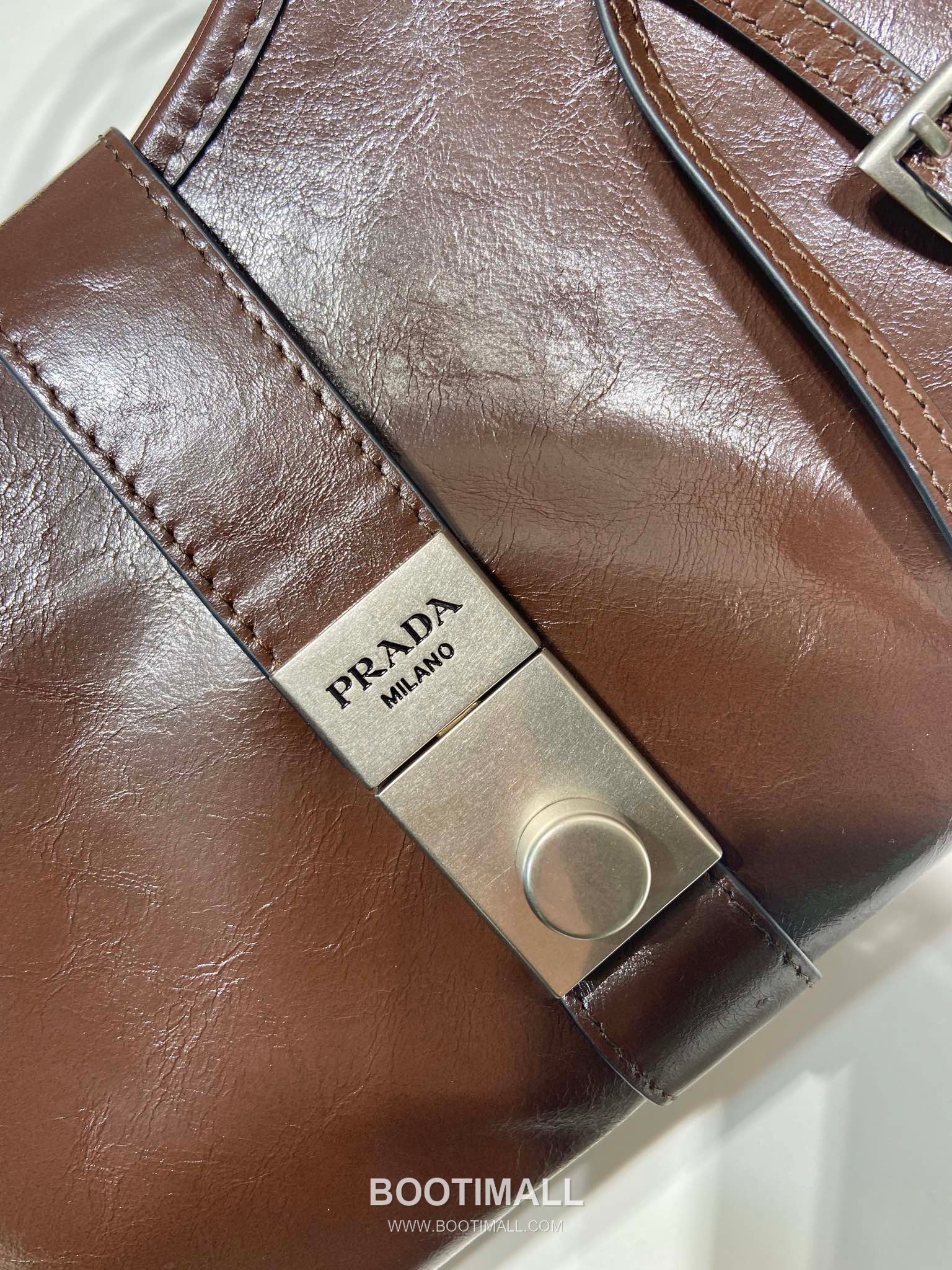 Prada Waxed Leather Top Handle Bag with Buckle Lock and Strap 프라다 왁스 레더 버클락 스트랩 토트백 1BG563 30.5cm 7