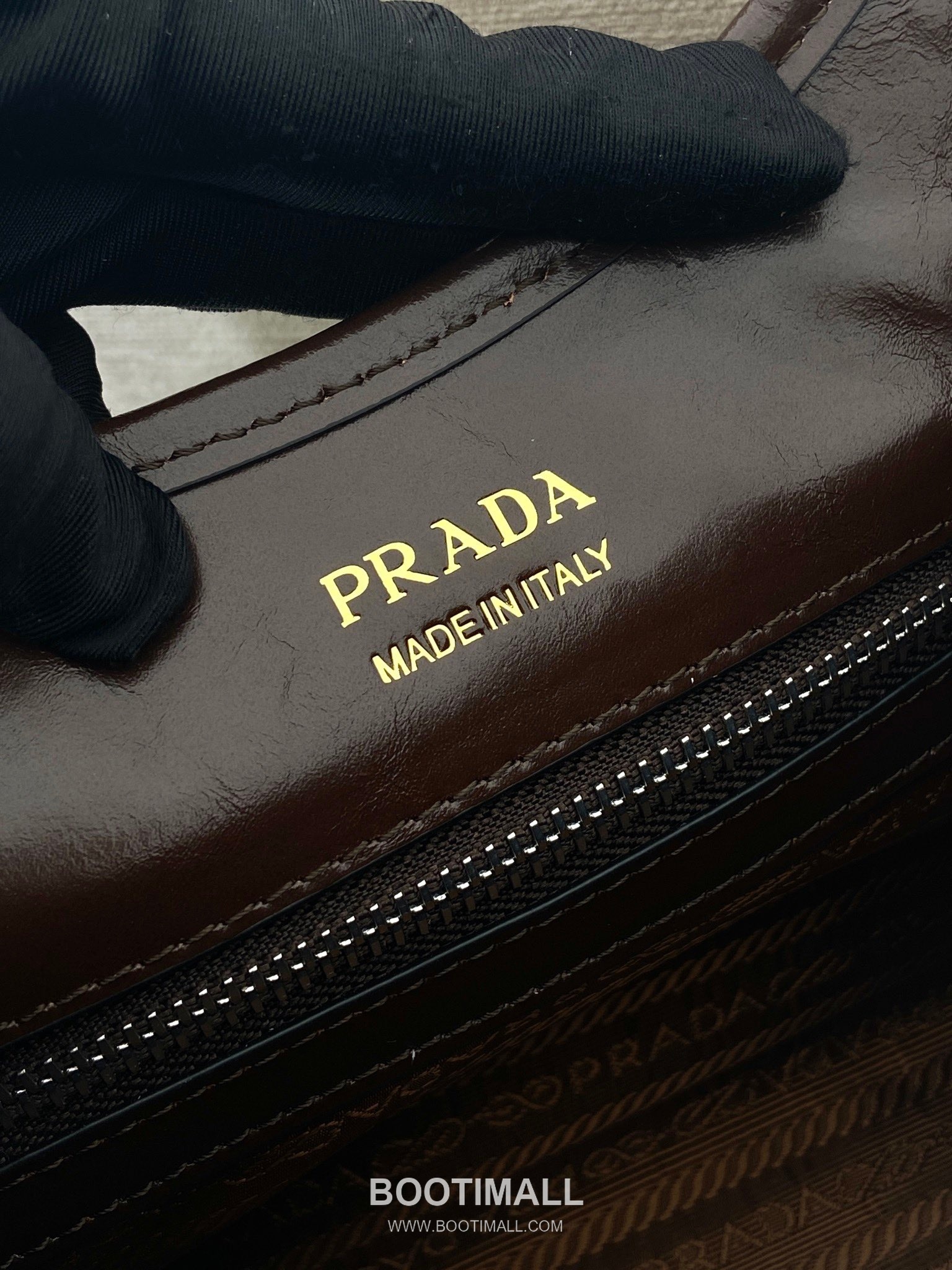 Prada Waxed Leather Top Handle Bag with Buckle Lock and Strap 프라다 왁스 레더 버클락 스트랩 토트백 1BG563 30.5cm 9