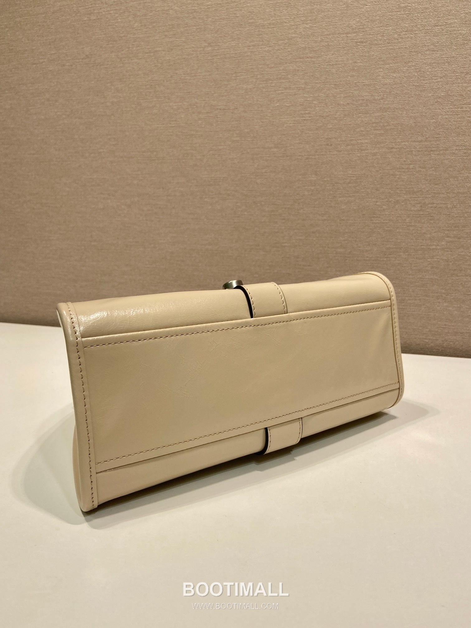 Prada Waxed Leather Top Handle Mini Bag with Buckle Lock and Strap 프라다 왁스 레더 버클락 스트랩 미니 토트백 1BG580 26cm 6