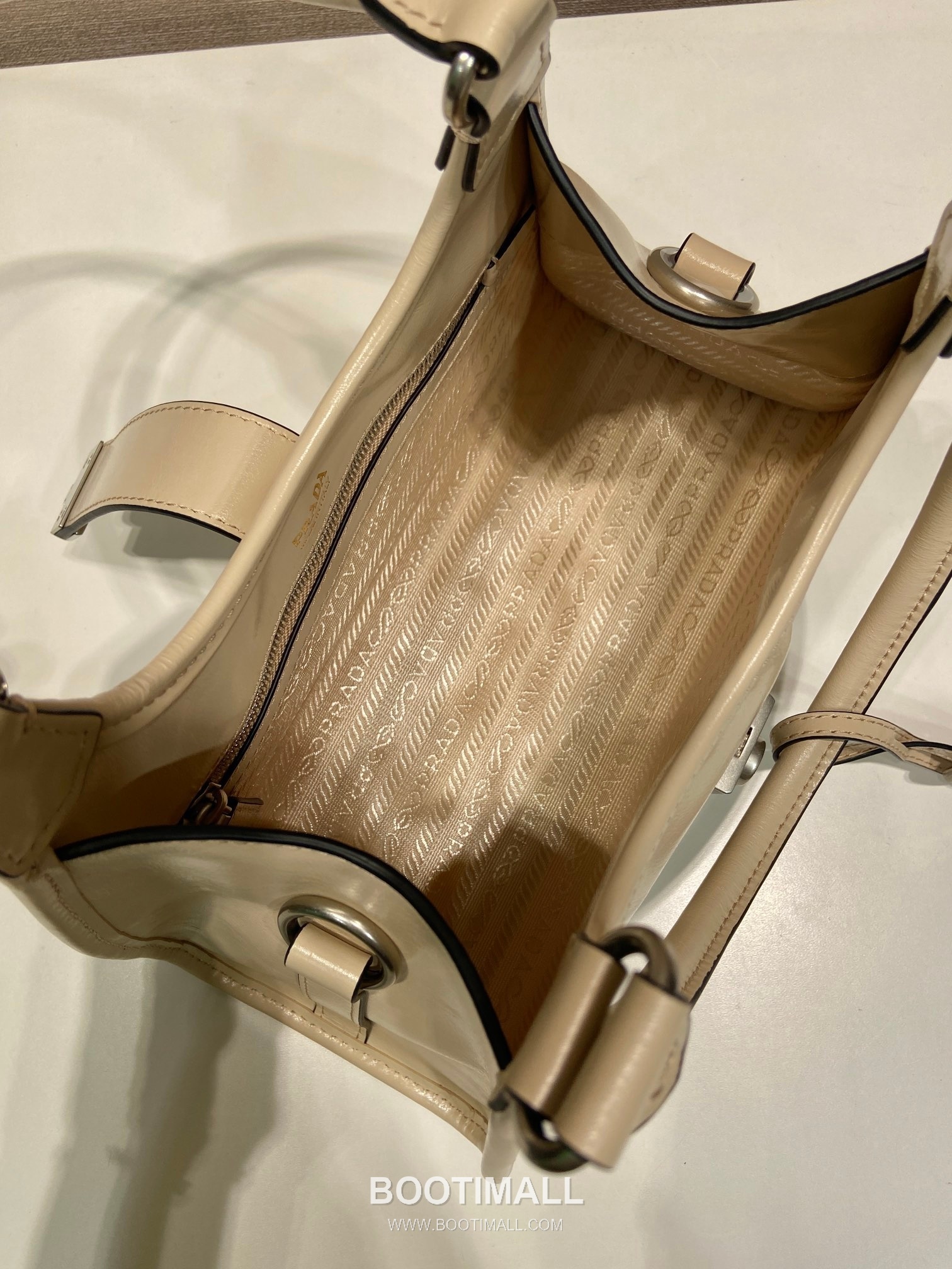 Prada Waxed Leather Top Handle Mini Bag with Buckle Lock and Strap 프라다 왁스 레더 버클락 스트랩 미니 토트백 1BG580 26cm 8