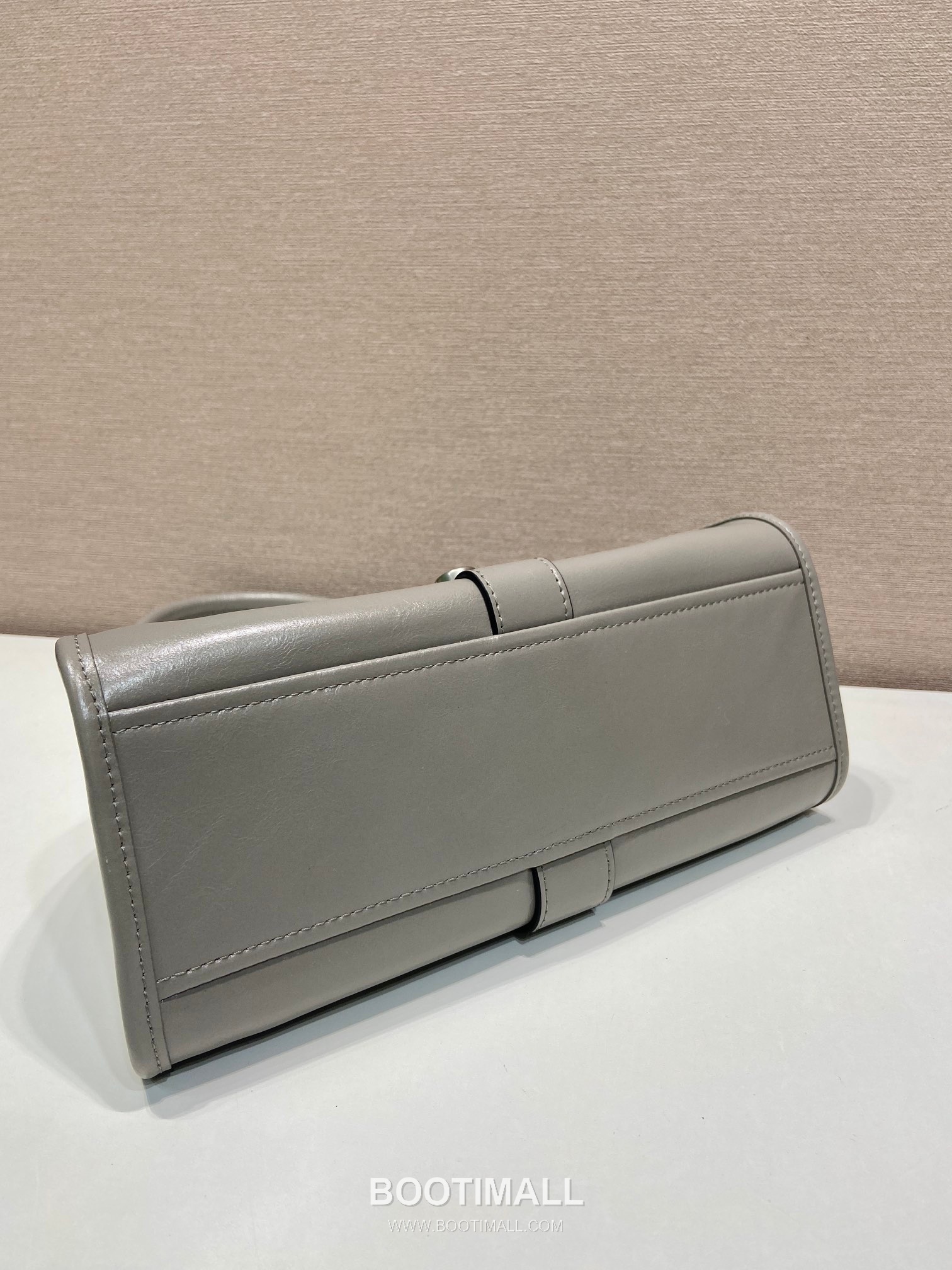 Prada Waxed Leather Top Handle Mini Bag with Buckle Lock and Strap 프라다 왁스 레더 버클락 스트랩 미니 토트백 1BG580 26cm 6