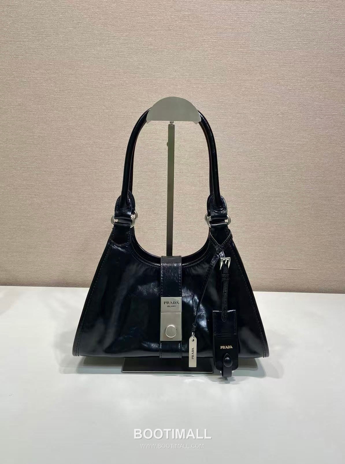 Prada Waxed Leather Top Handle Mini Bag with Buckle Lock and Strap 프라다 왁스 레더 버클락 스트랩 미니 토트백 1BG580 26cm 1