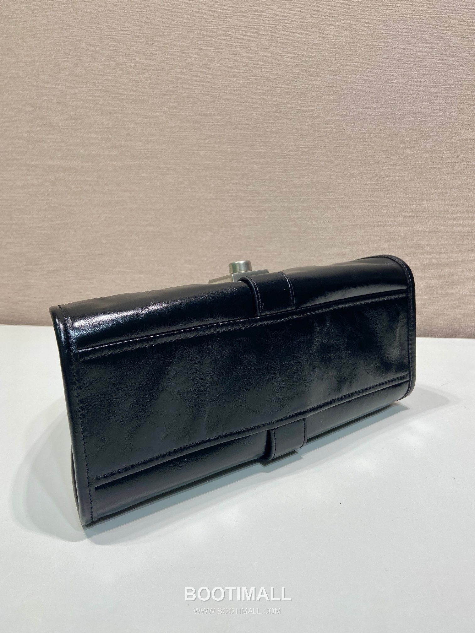 Prada Waxed Leather Top Handle Mini Bag with Buckle Lock and Strap 프라다 왁스 레더 버클락 스트랩 미니 토트백 1BG580 26cm 6