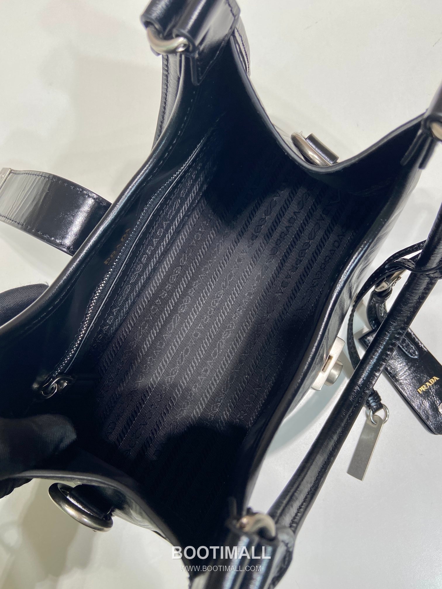 Prada Waxed Leather Top Handle Mini Bag with Buckle Lock and Strap 프라다 왁스 레더 버클락 스트랩 미니 토트백 1BG580 26cm 8