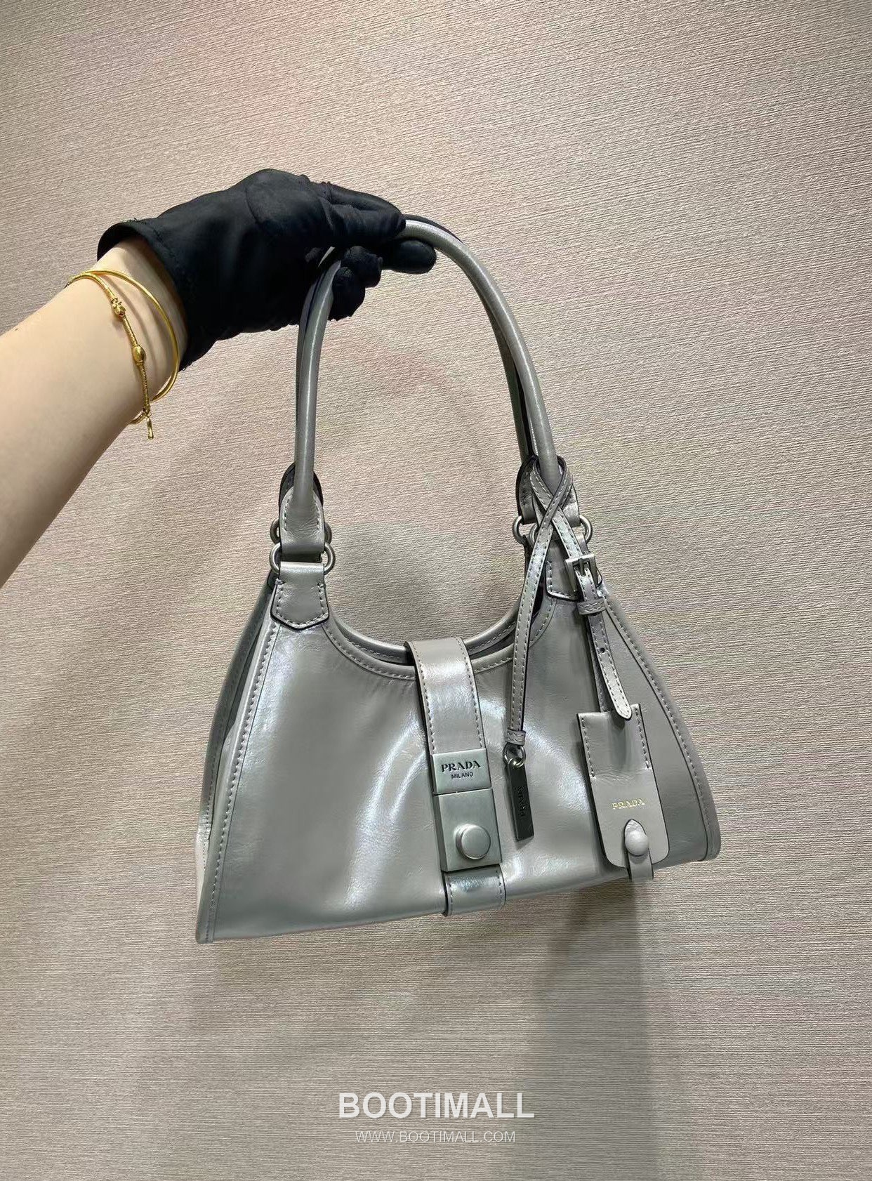 Prada Waxed Leather Top Handle Mini Bag with Buckle Lock and Strap 프라다 왁스 레더 버클락 스트랩 미니 토트백 1BG580 26cm 10
