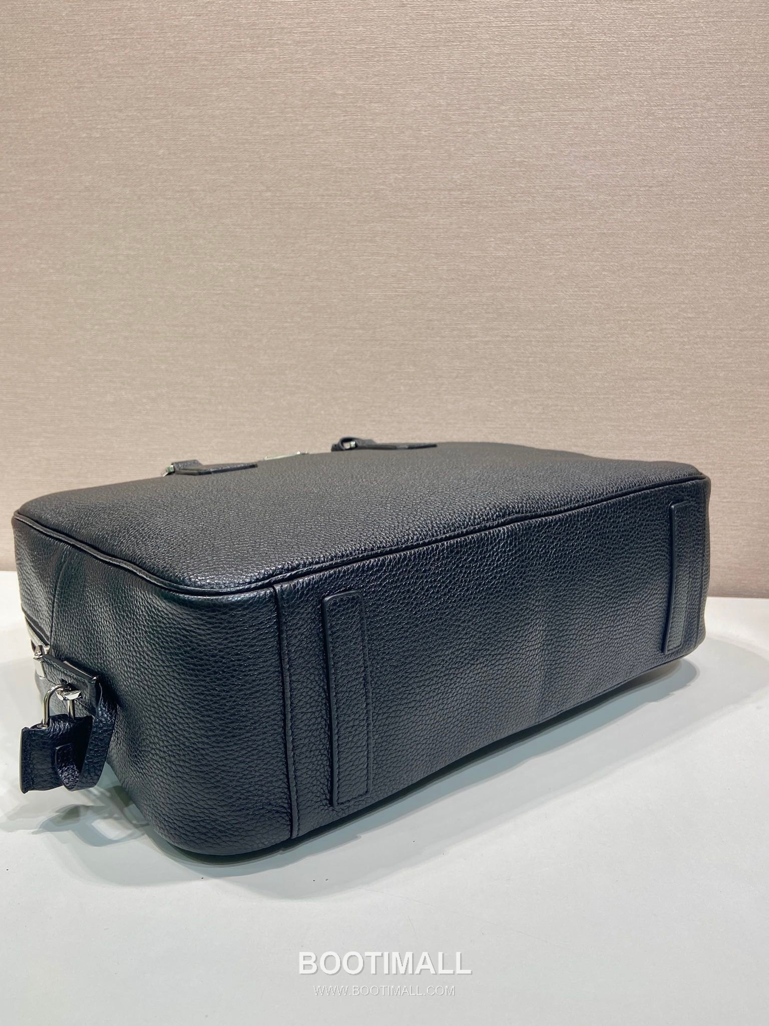 Prada Deer Leather Briefcase with Lock Closure and Name Tag Detail 프라다 디어 레더 락 클로저 네임태그 브리프케이스 2VE027 40cm 7