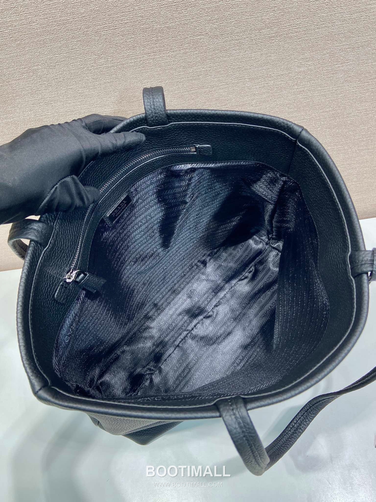 Prada Deer Grain Leather Tote Bag with Enamel Triangle Logo and Name Tag 프라다 디어 그레인 레더 삼각로고 네임태그 토트백 2VG130 38cm 7