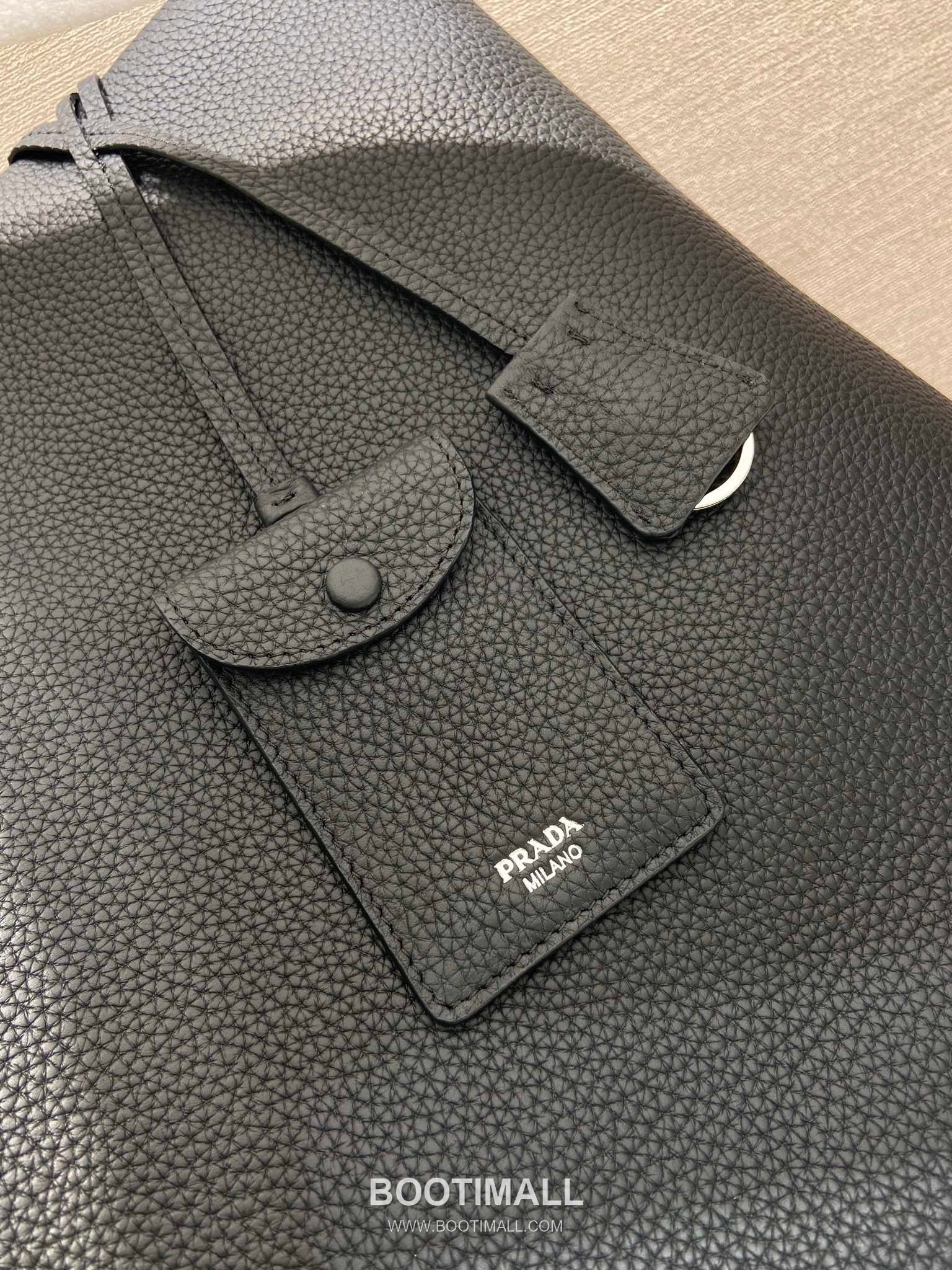 Prada Deer Grain Leather Tote Bag with Enamel Triangle Logo and Name Tag 프라다 디어 그레인 레더 삼각로고 네임태그 토트백 2VG130 38cm 8