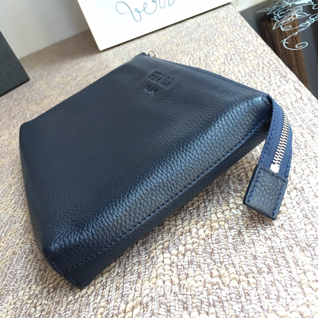 Prada Deer Grain Leather Clutch Bag with Logo Detail 프라다 디어 그레인 레더 로고 클러치백 29cm 6