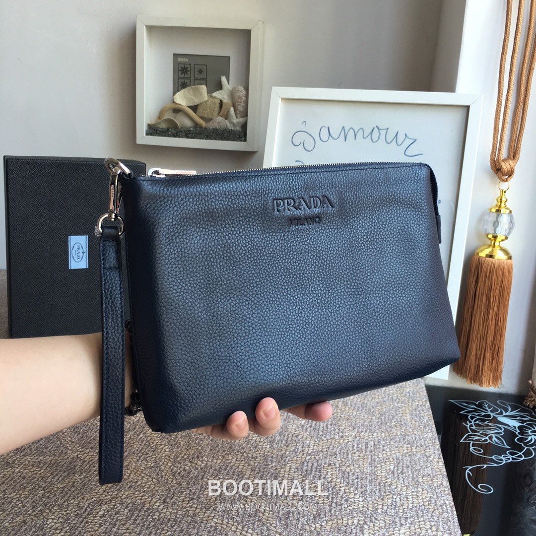 Prada Deer Grain Leather Clutch Bag with Logo Detail 프라다 디어 그레인 레더 로고 클러치백 29cm 7