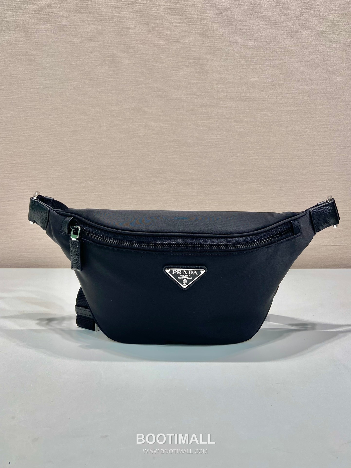 Prada Nylon Waist Bag with Adjustable Strap and Crossbody Design 프라다 나일론 스트랩 멀티웨이 웨이스트백 2VL033A 20cm 1