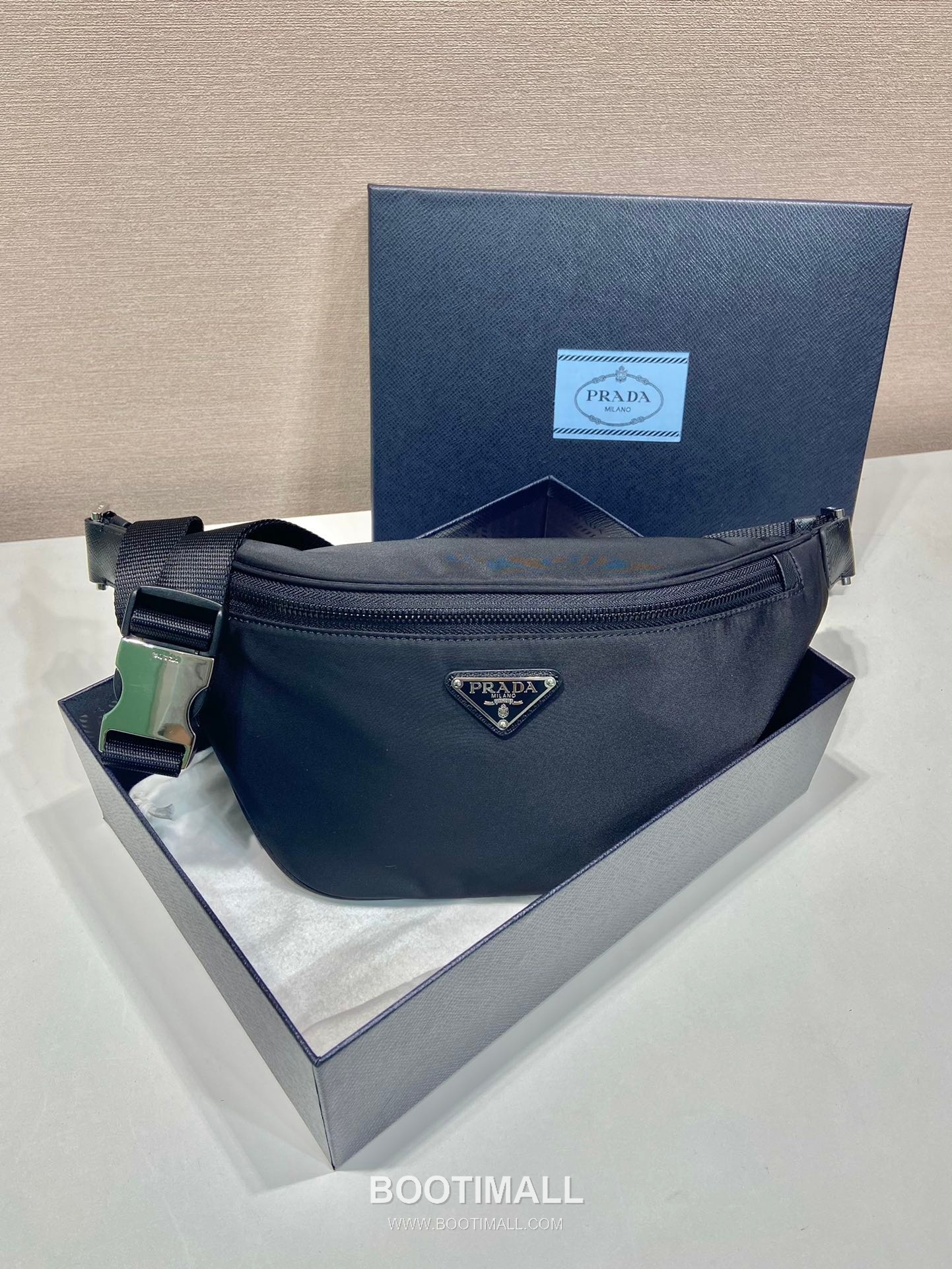 Prada Nylon Waist Bag with Adjustable Strap and Crossbody Design 프라다 나일론 스트랩 멀티웨이 웨이스트백 2VL033A 20cm 2