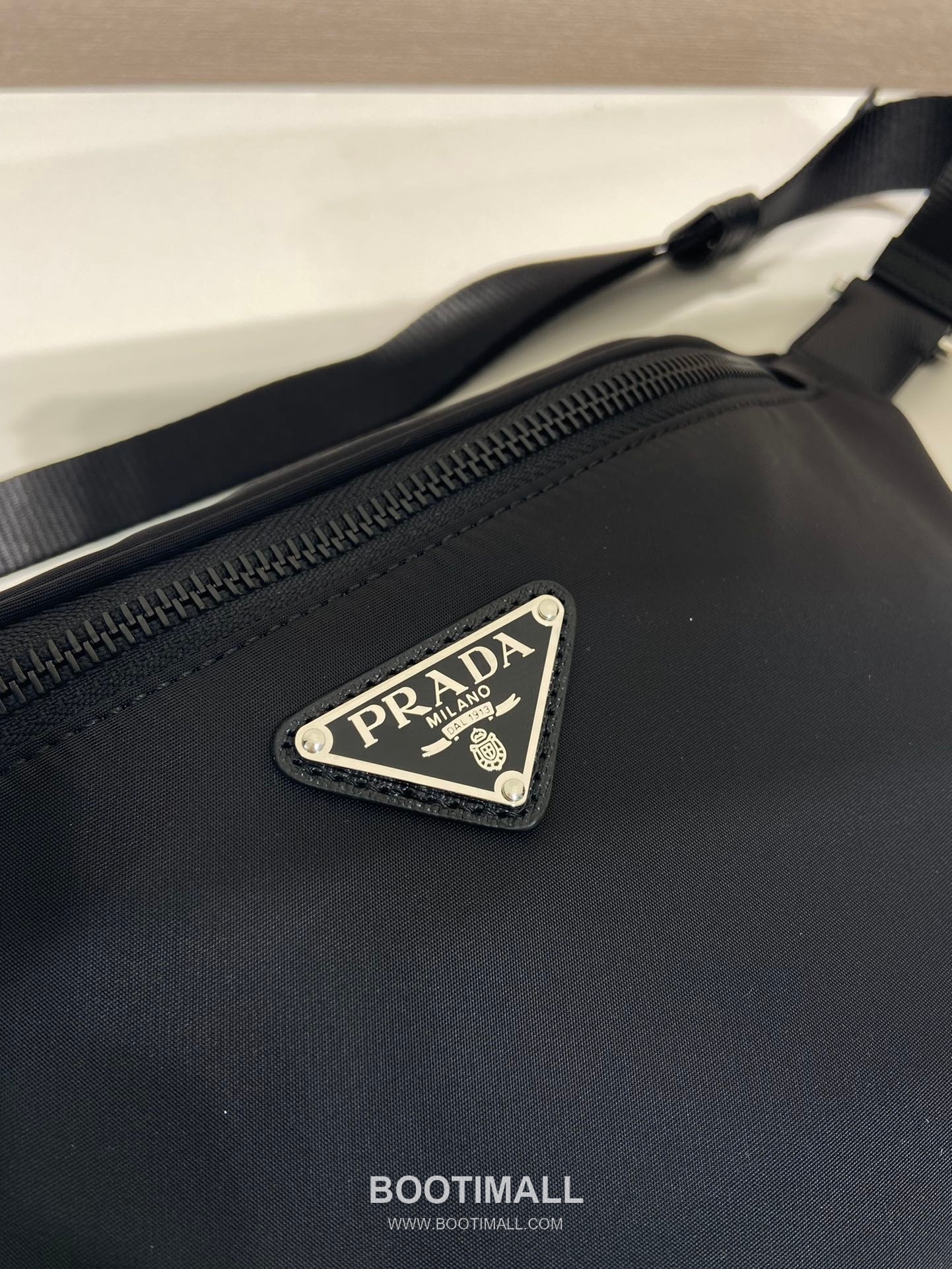 Prada Nylon Waist Bag with Adjustable Strap and Crossbody Design 프라다 나일론 스트랩 멀티웨이 웨이스트백 2VL033A 20cm 6
