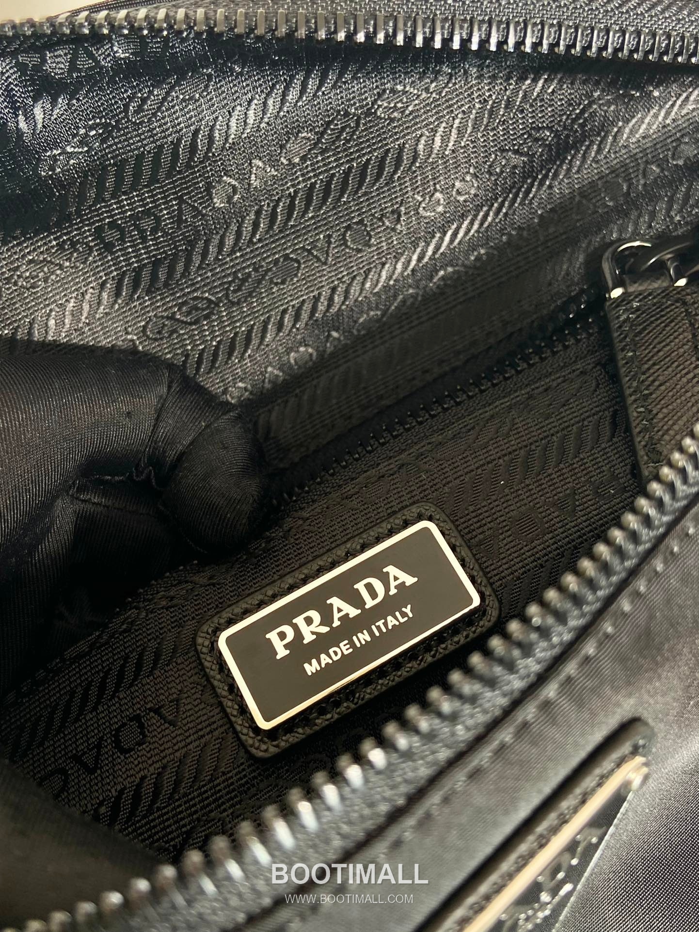 Prada Nylon Waist Bag with Adjustable Strap and Crossbody Design 프라다 나일론 스트랩 멀티웨이 웨이스트백 2VL033A 20cm 9