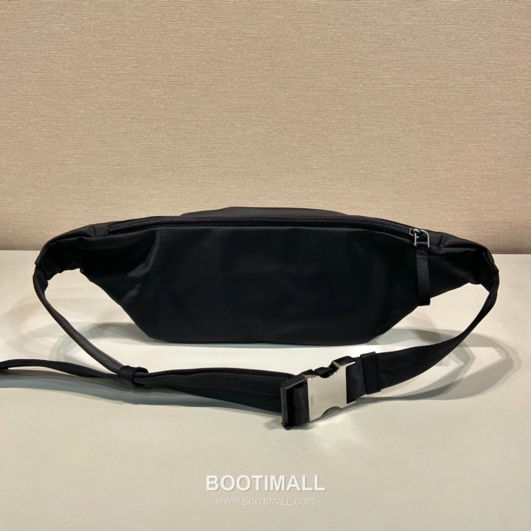 Prada Nylon Waist Bag with Front Pocket and Zip Closure 프라다 나일론 프론트 포켓 지퍼 웨이스트백 2VL978 23cm 5