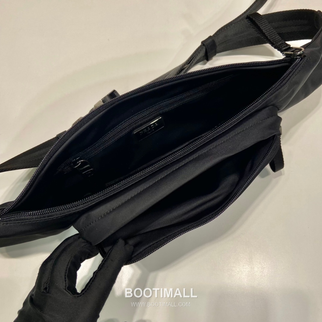 Prada Nylon Waist Bag with Front Pocket and Zip Closure 프라다 나일론 프론트 포켓 지퍼 웨이스트백 2VL978 23cm 8